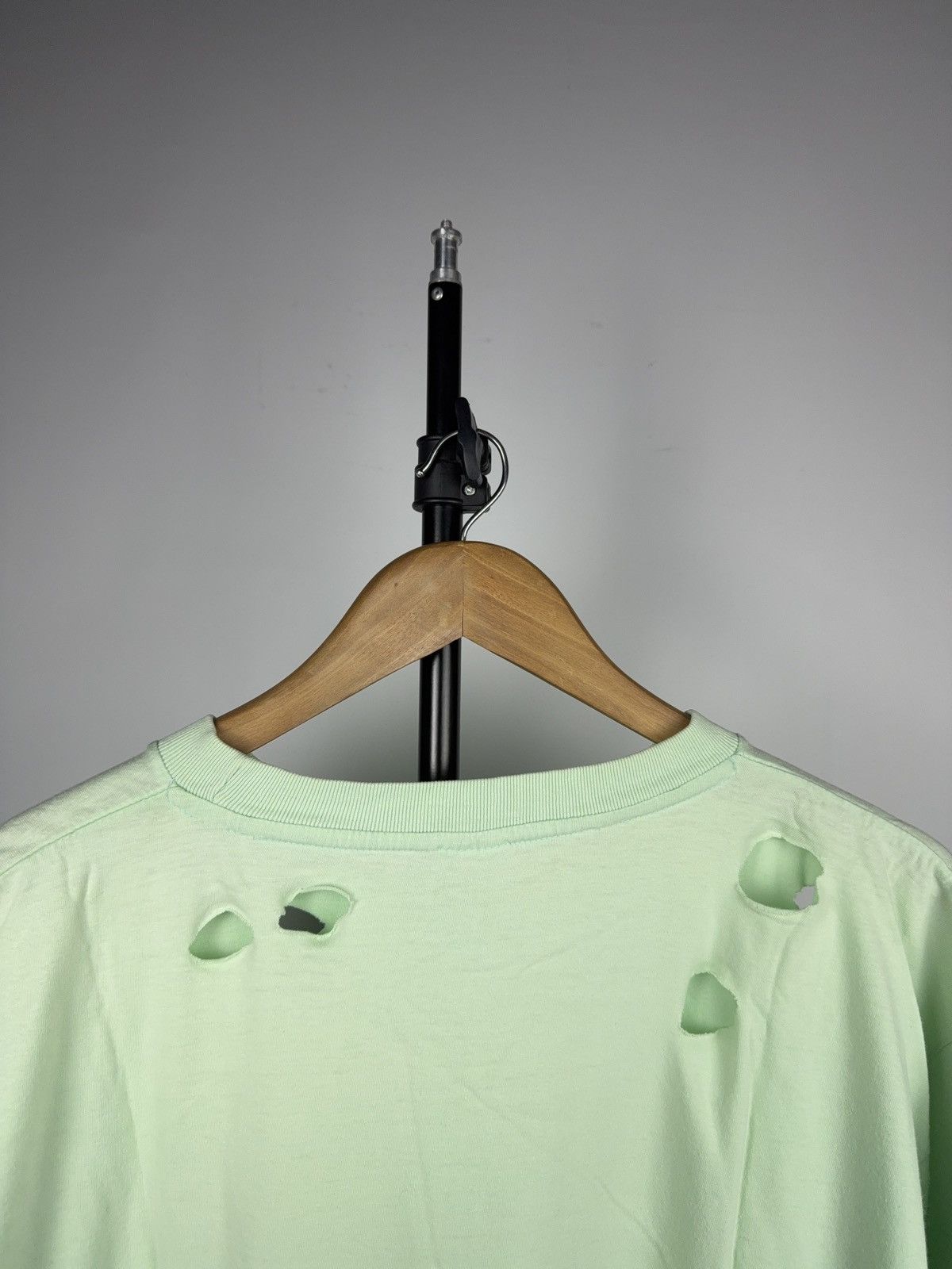 Japanese Brand Vintage Retro 90s Blank Basic Japanese Distressed Grunge Tee Size US L / EU 52-54 / 3 - 11 Thumbnail