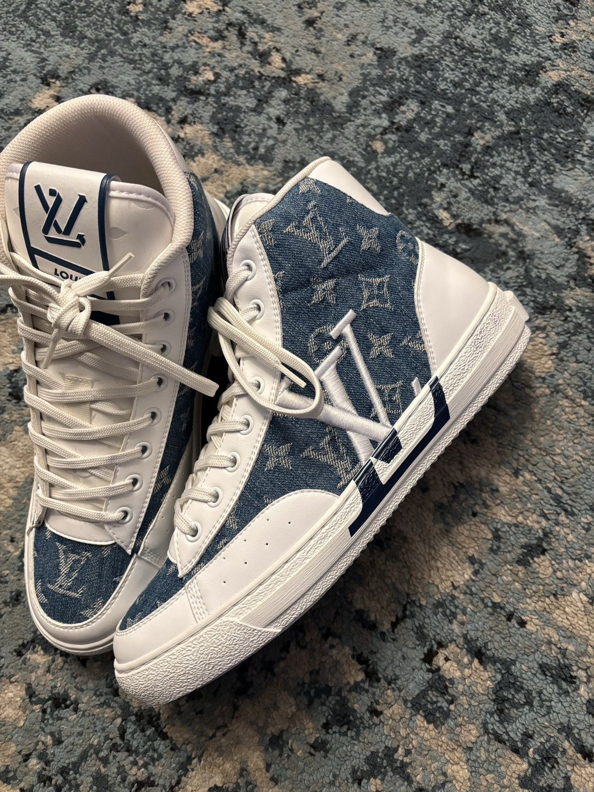 Louis Vuitton Louis Vuitton Denim Monogram Charlie Sneakers 6LV/7US Size US 7 / EU 40 - 2 Thumbnail
