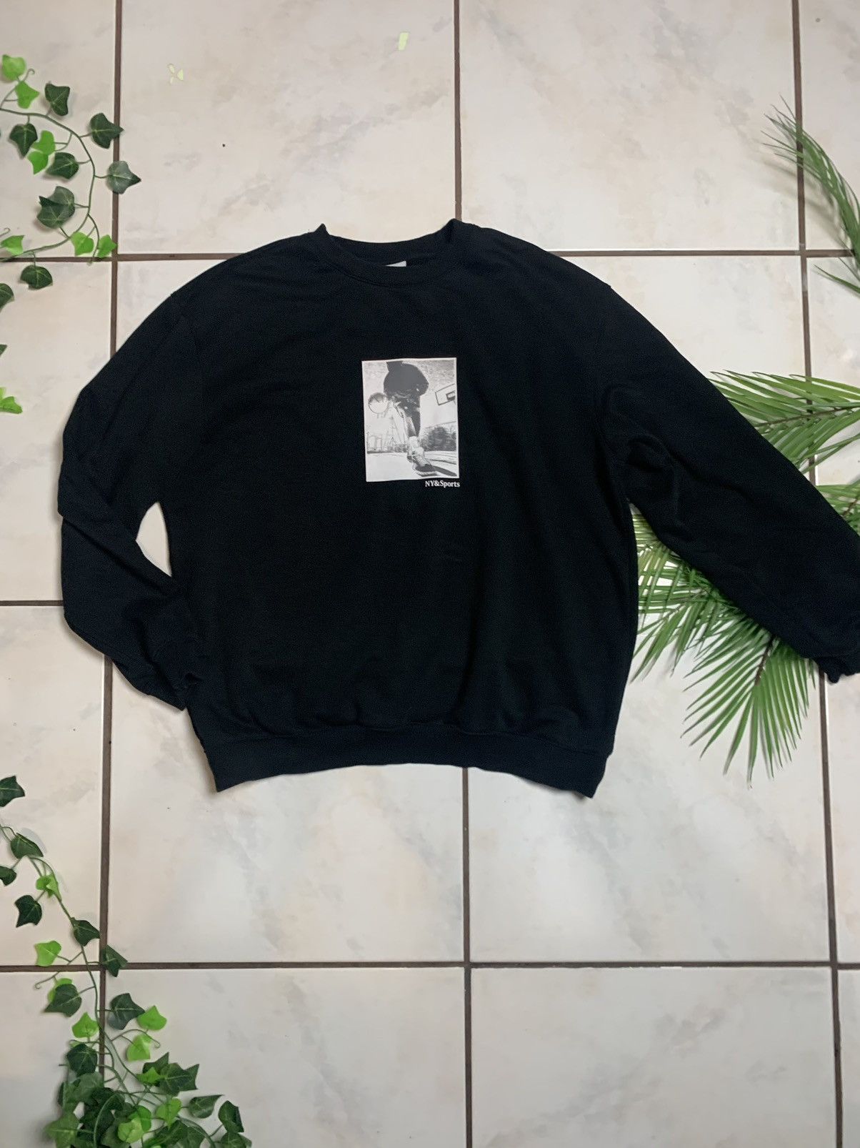 H&M Black Graphic Sweatershirt Size US L / EU 52-54 / 3 - 1 Thumbnail