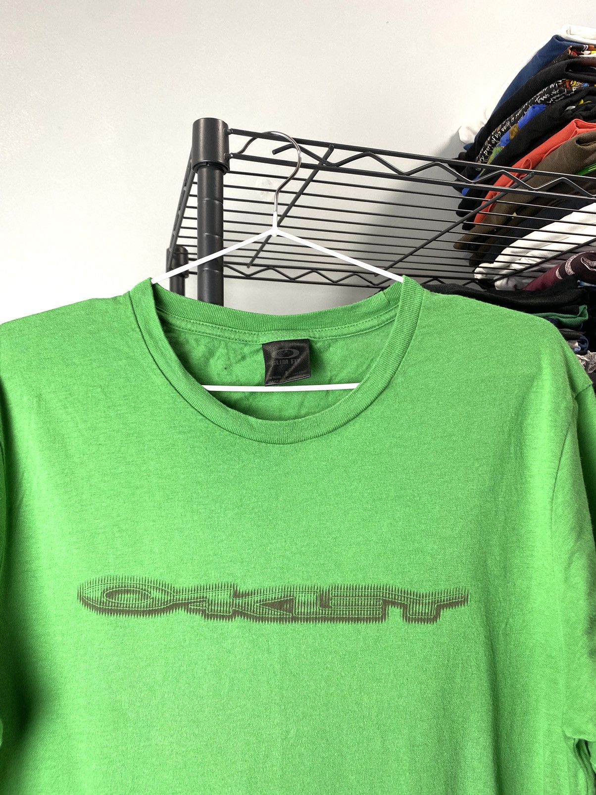 Oakley Vintage 2000’s Oakley T Shirt Center Logo Gorpcore Size US L / EU 52-54 / 3 - 2 Thumbnail