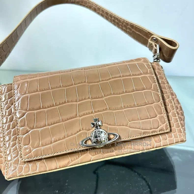 Vivienne Westwood Vivienne Westwood size os Medium-sized ladies' milk tea col Size ONE SIZE - 4 Thumbnail