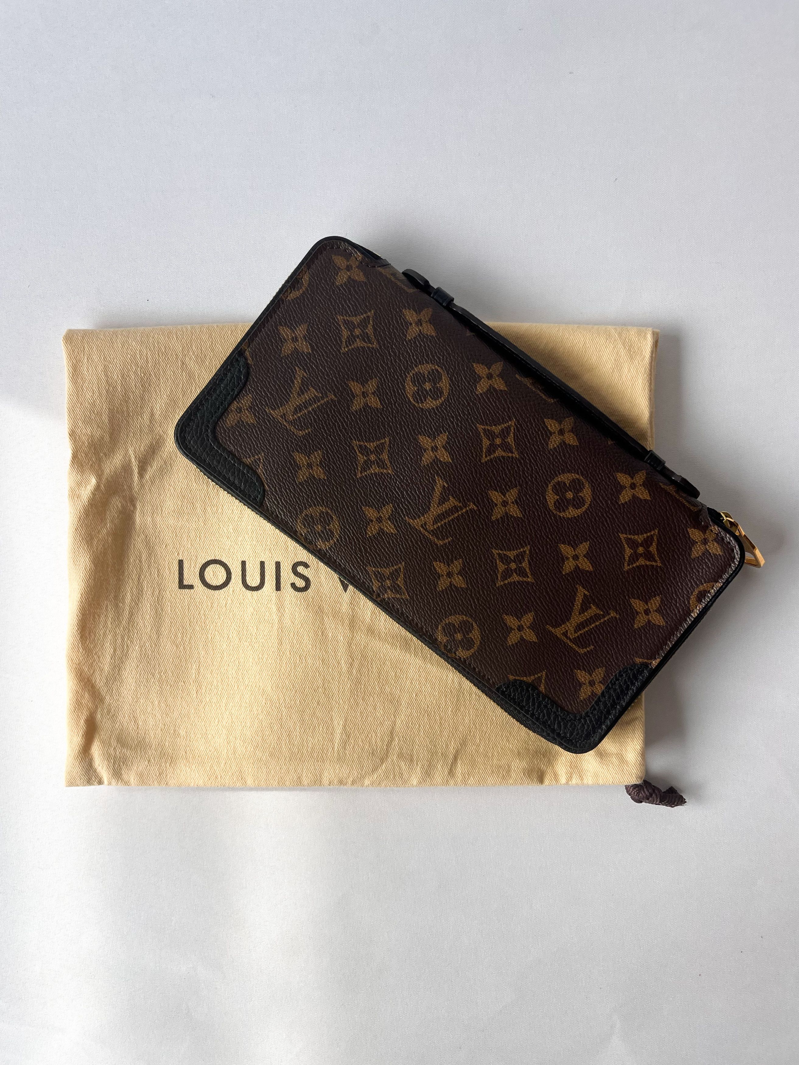 Louis Vuitton Louis Vuitton Monogram Daily Organizer Black Size ONE SIZE - 2 Thumbnail