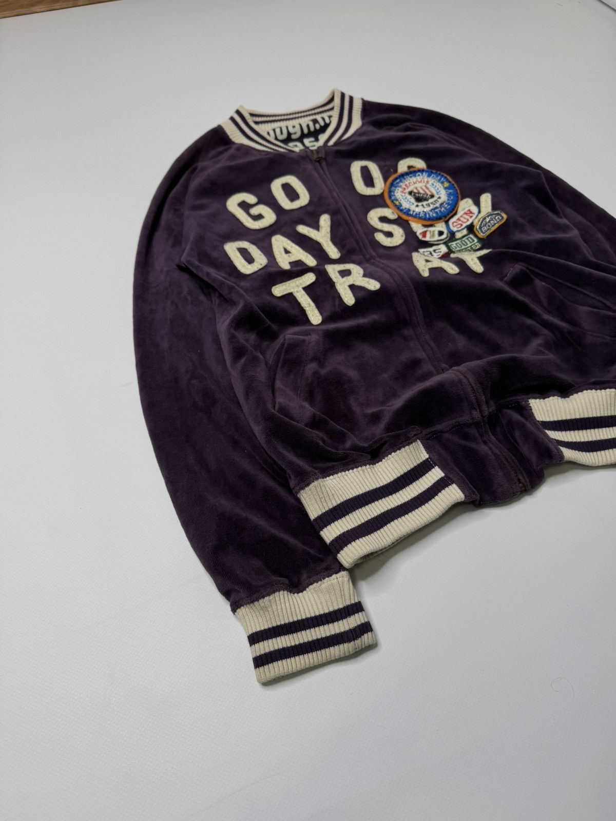 Vintage Vintage patched velvet sweatshirt swag y2k 00s skater swag Size S / US 4 / IT 40 - 3 Thumbnail