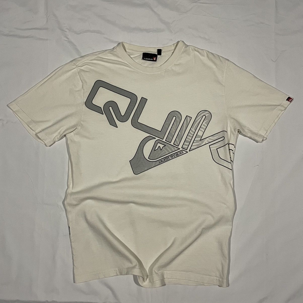 Quiksilver Vintage Quiksilver Big Logo All Over Print T Shirt Size US L / EU 52-54 / 3 - 1 Thumbnail