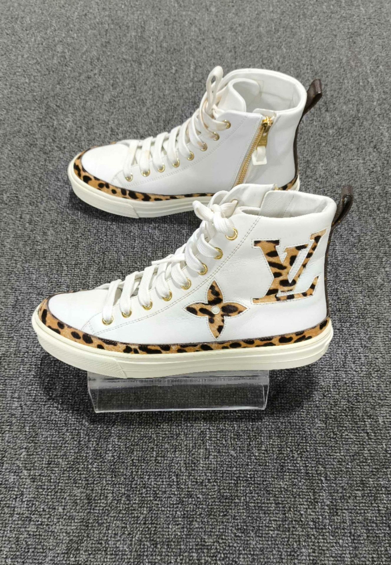 Louis Vuitton Louis Vuitton Retro White Hitop Sneakers us_6-5 Women Size US 6.5 / IT 36.5 - 1 Thumbnail