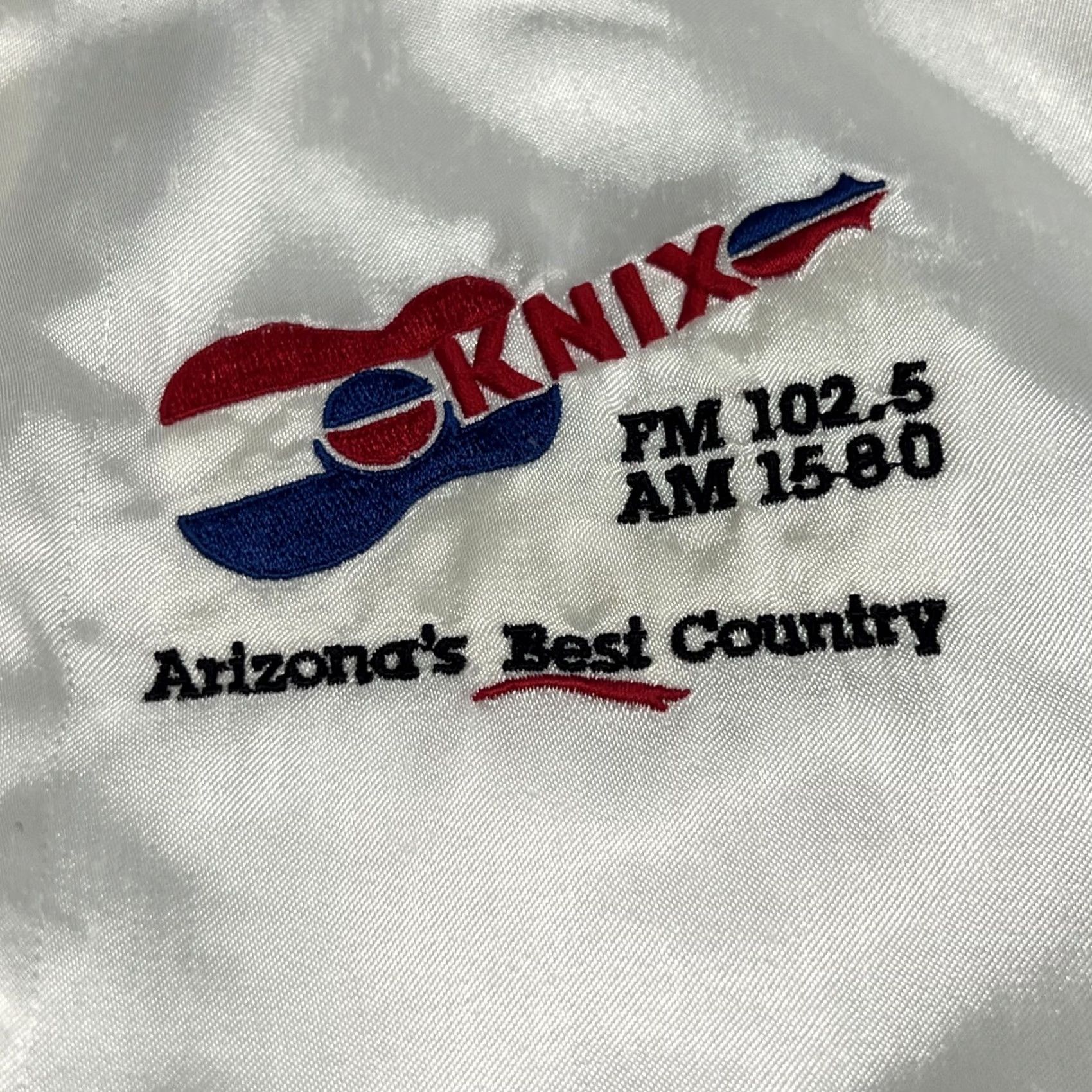 Vintage VINTAGE Knix FM 102.5 Satin Bomber Jacket White Large Arizona Country Music Mens Size US L / EU 52-54 / 3 - 3 Thumbnail