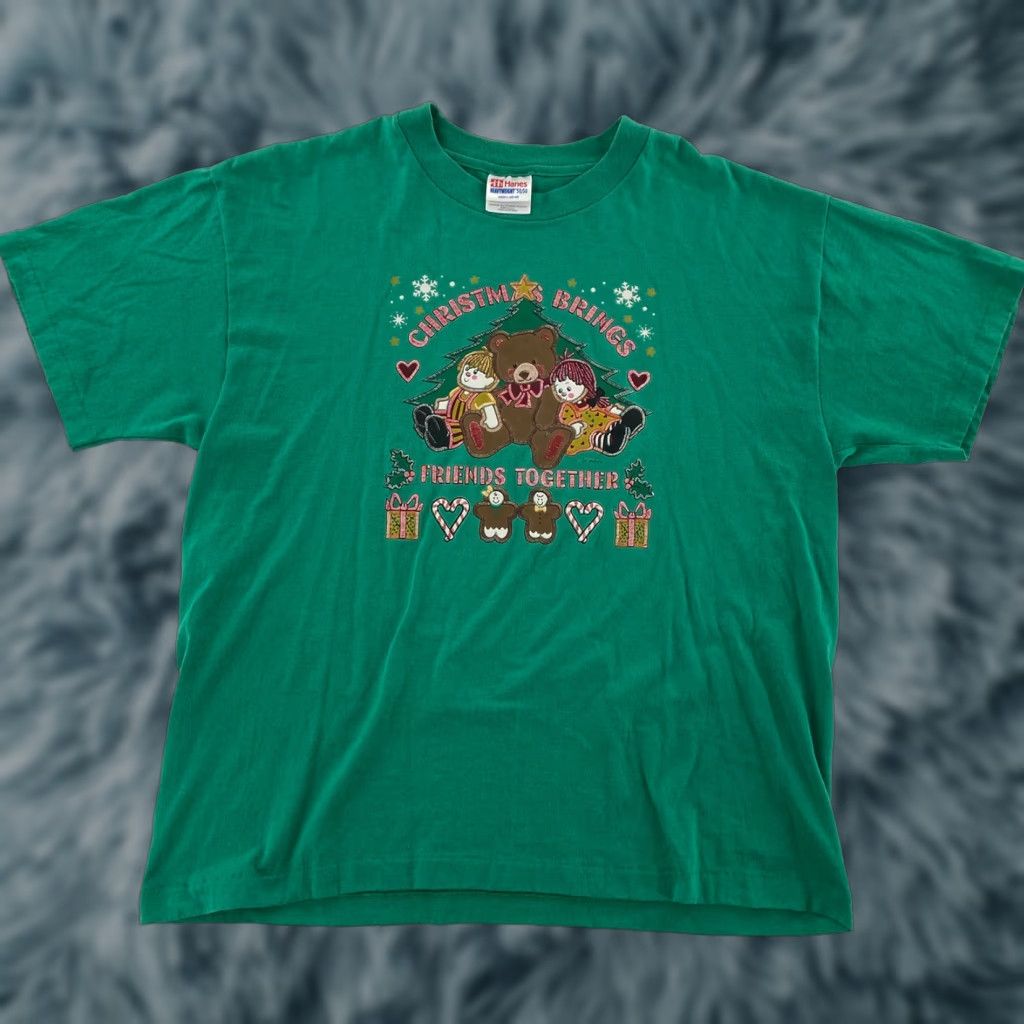 Hanes VINTAGE Hanes Christmas Shirt Adult Large Green Stitch Single Stitch Crew Neck T-Shirt Men Christmas 90s Friends Decorative Logo Regular Fit Size US L / EU 52-54 / 3 - 1 Thumbnail