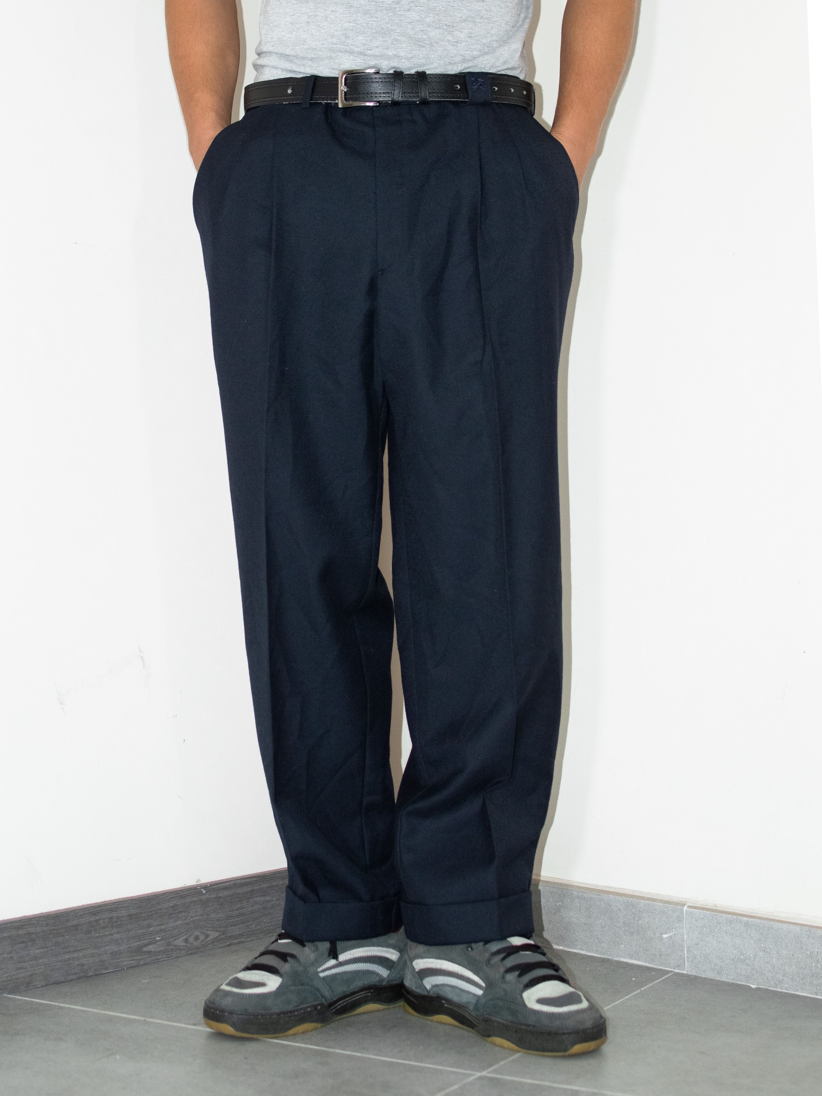 Burberry × Designer × Vintage Burberry vintage Navy wide leg loose Fit chino Trousers Size US 36 / EU 52 - 1 Thumbnail