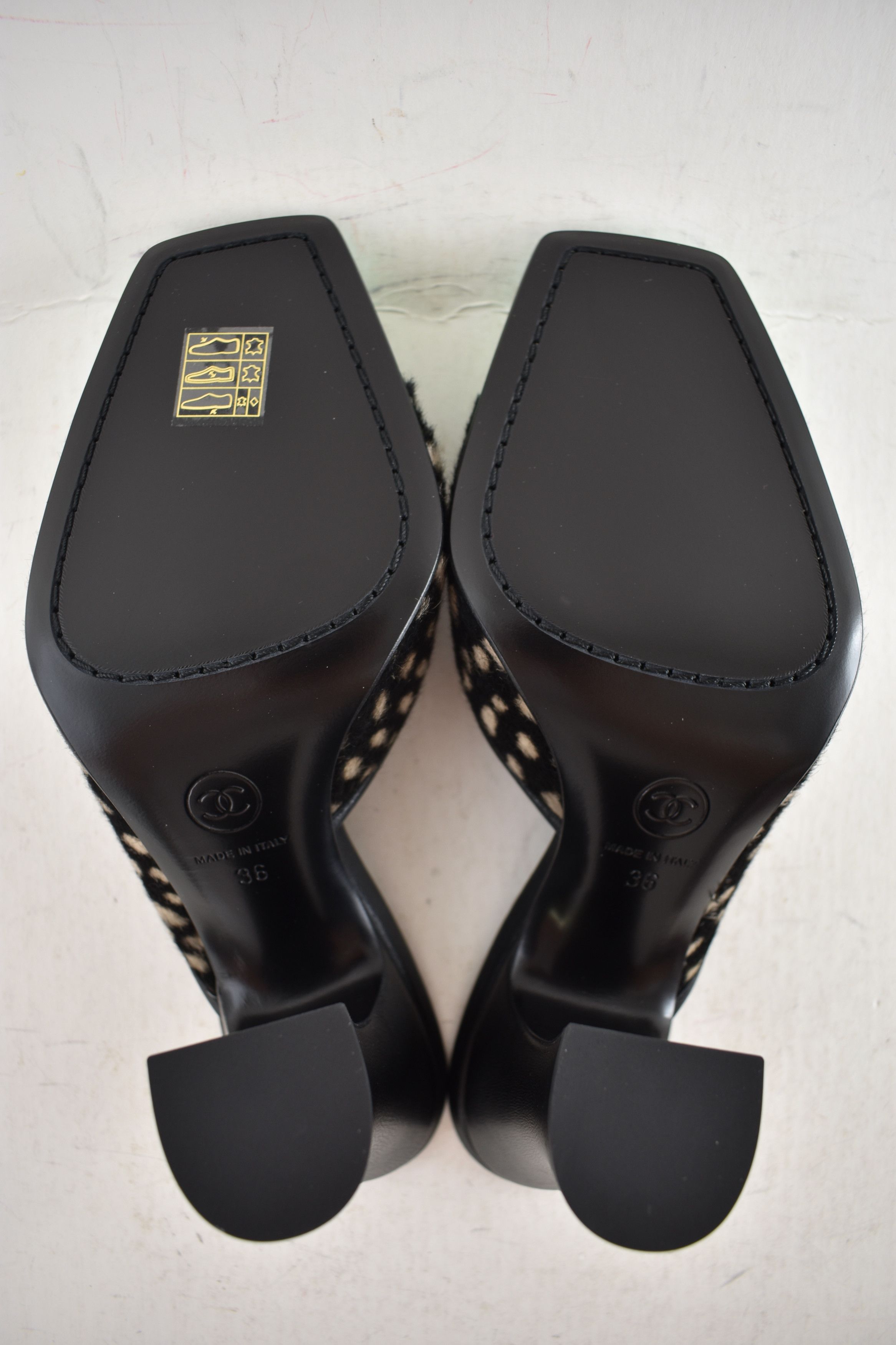 Chanel 26S Blazy White Pony Fur Green Block Heel Pump Mule 36 Size US 6 / IT 36 - 21 Thumbnail