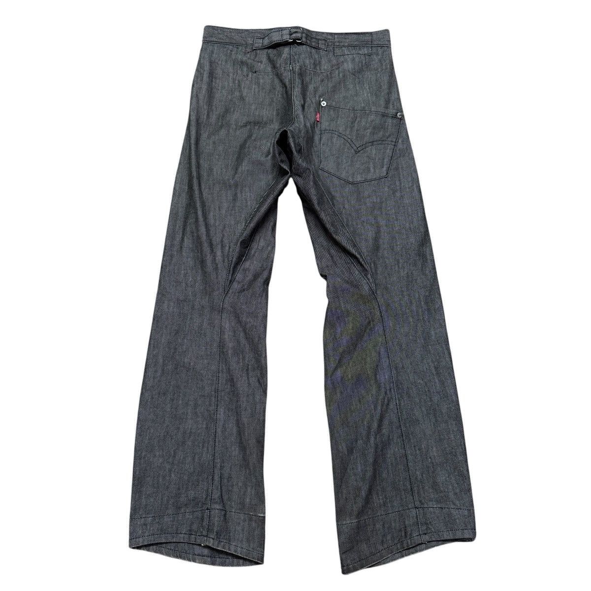 Vintage Levis Engineered Black Denim Jeans Twisted cut