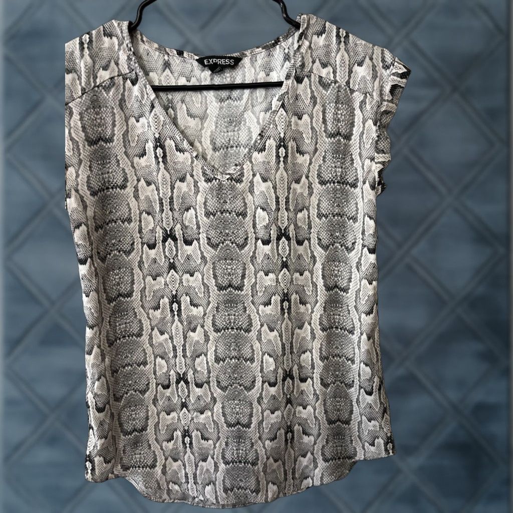 Express Express Women’s Gray Animal Print V-Neck Blouse XS Size Spirit? Size XS / US 0-2 / IT 36-38 - 1 Thumbnail