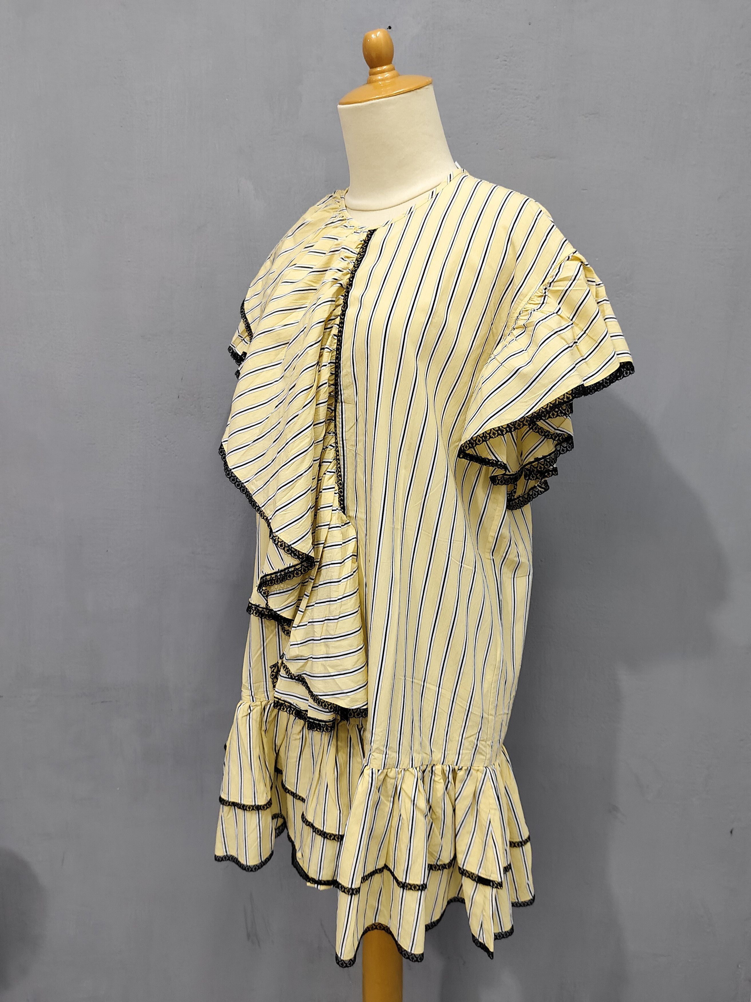 MSGM FW18 MSGM- Runway Asymmetric Layered Ruffle Striped Dress Size M / US 6-8 / IT 42-44 - 3 Thumbnail