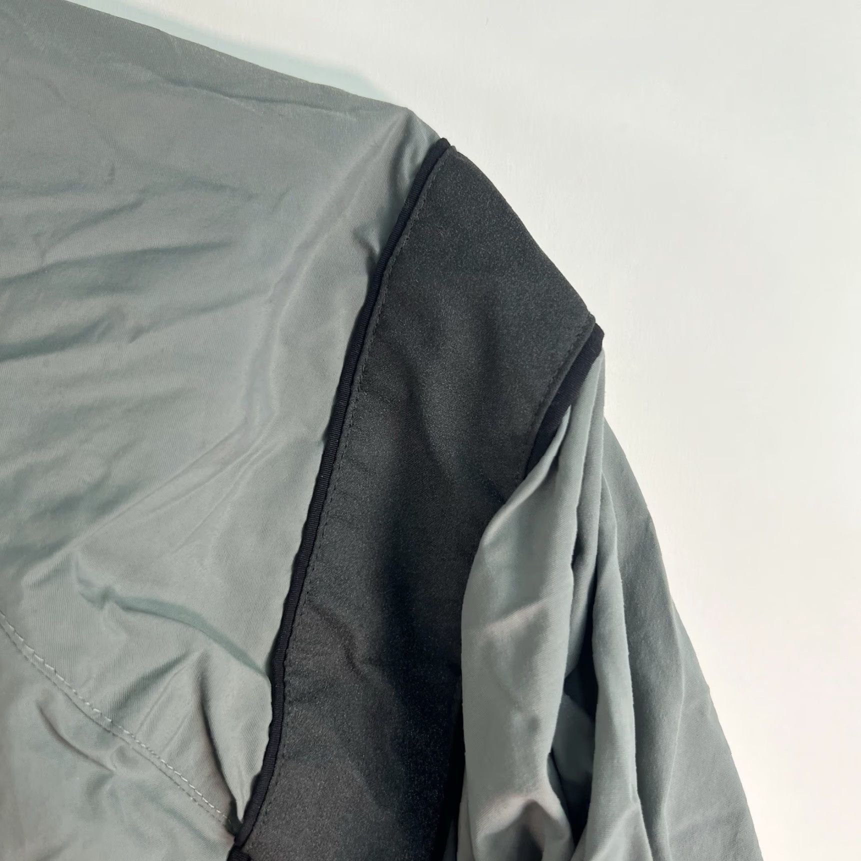 Rains US Army JPFU Full Zip Wind Rain Workout Jacket Men’s Size L Gray Size US L / EU 52-54 / 3 - 2 Thumbnail