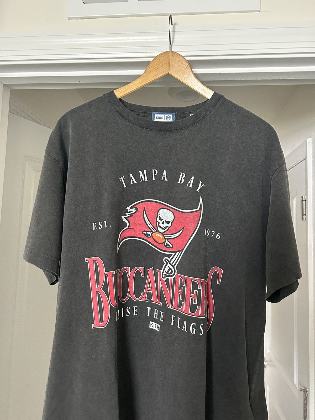 Kith for the NFL: Buccaneers Vintage Tee - Black