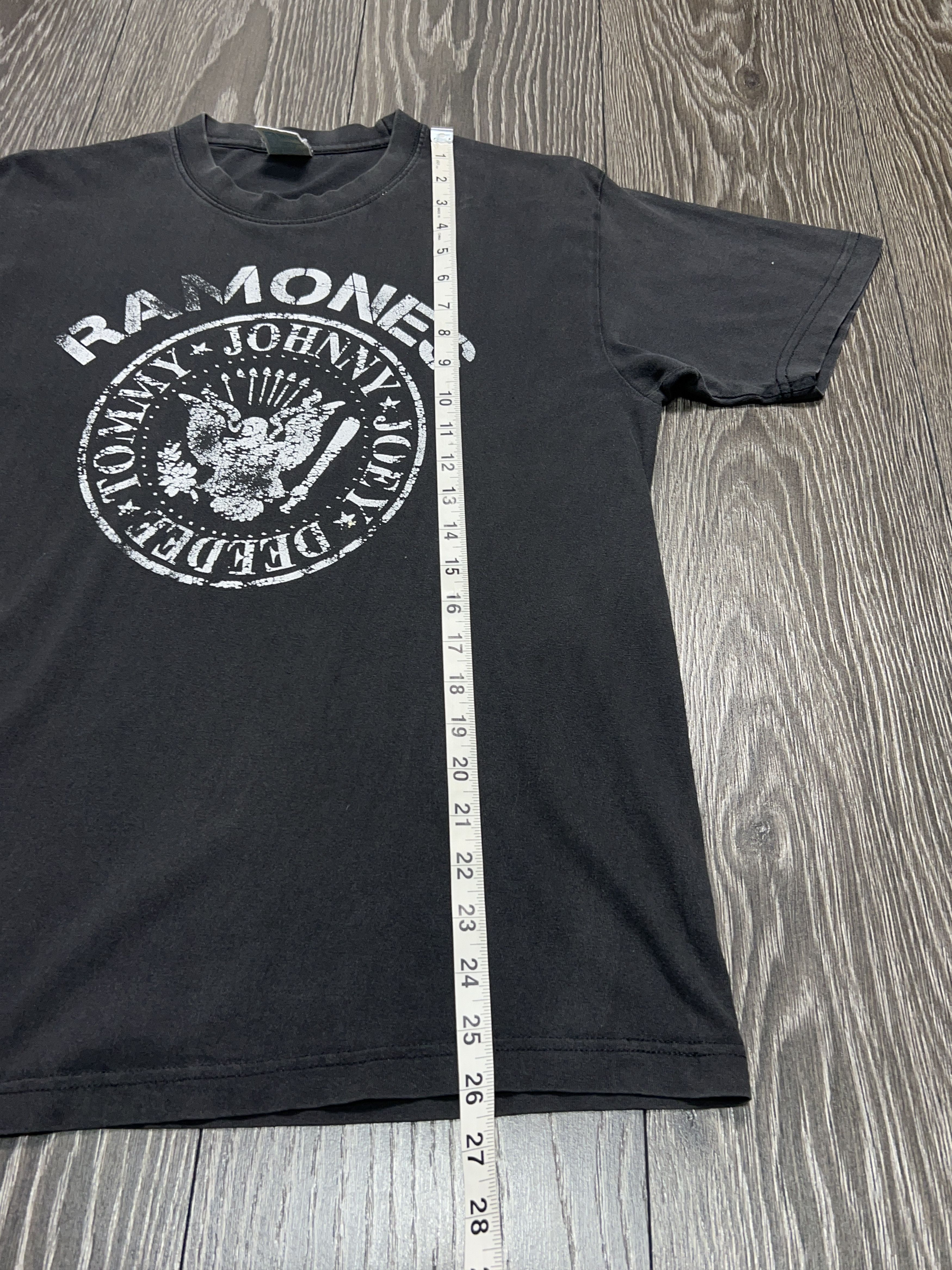 Vintage Mens Ramones Band Rock T Shirt Tee Big Logo Cotton Size M-L Size US M / EU 48-50 / 2 - 7 Thumbnail