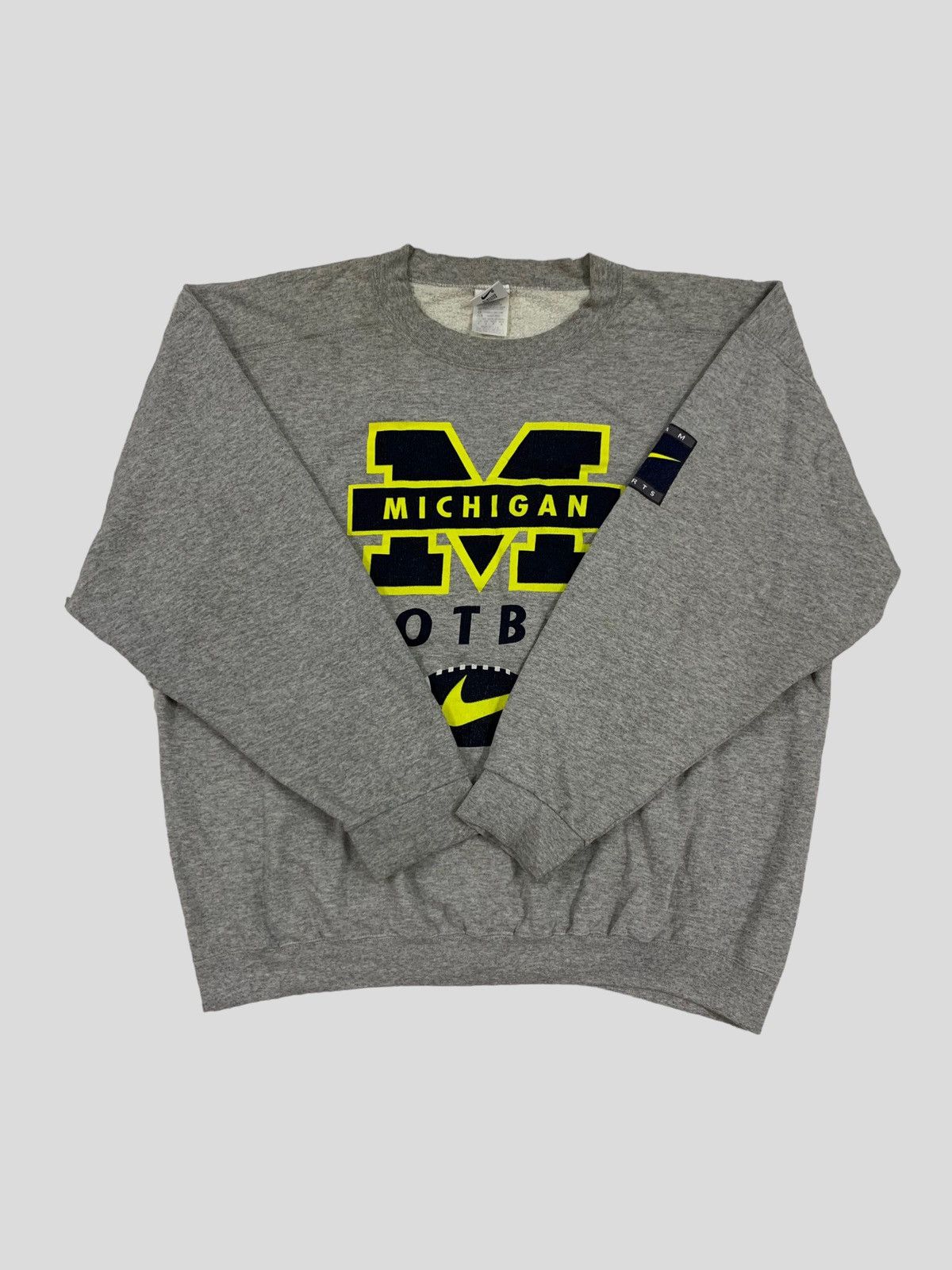 Vintage VINTAGE NIKE MICHIGAN FOOTBALL SWEATSHIRT Size US M / EU 48-50 / 2 - 2 Thumbnail