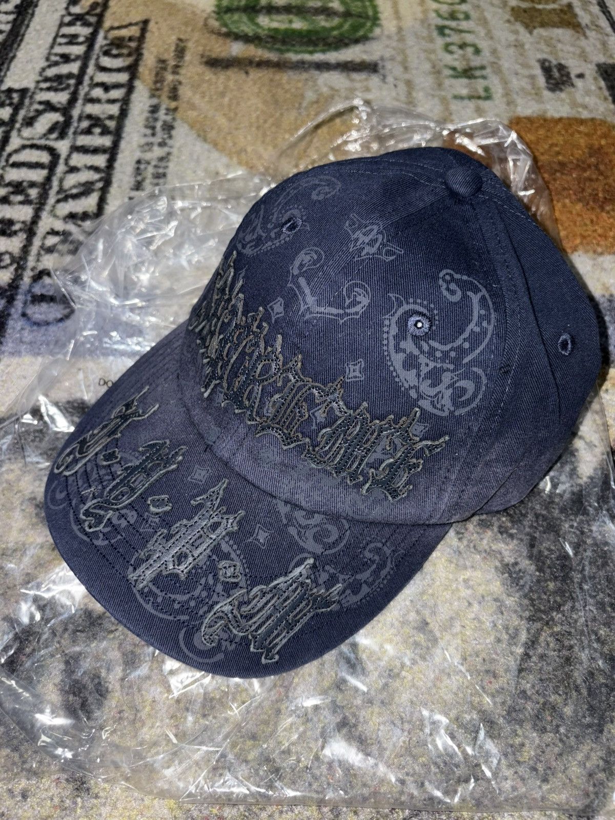 Supreme Leather Applique 6-Panel 紺 Supreme Leather Appliqué 6-Panel (SS25) - $60