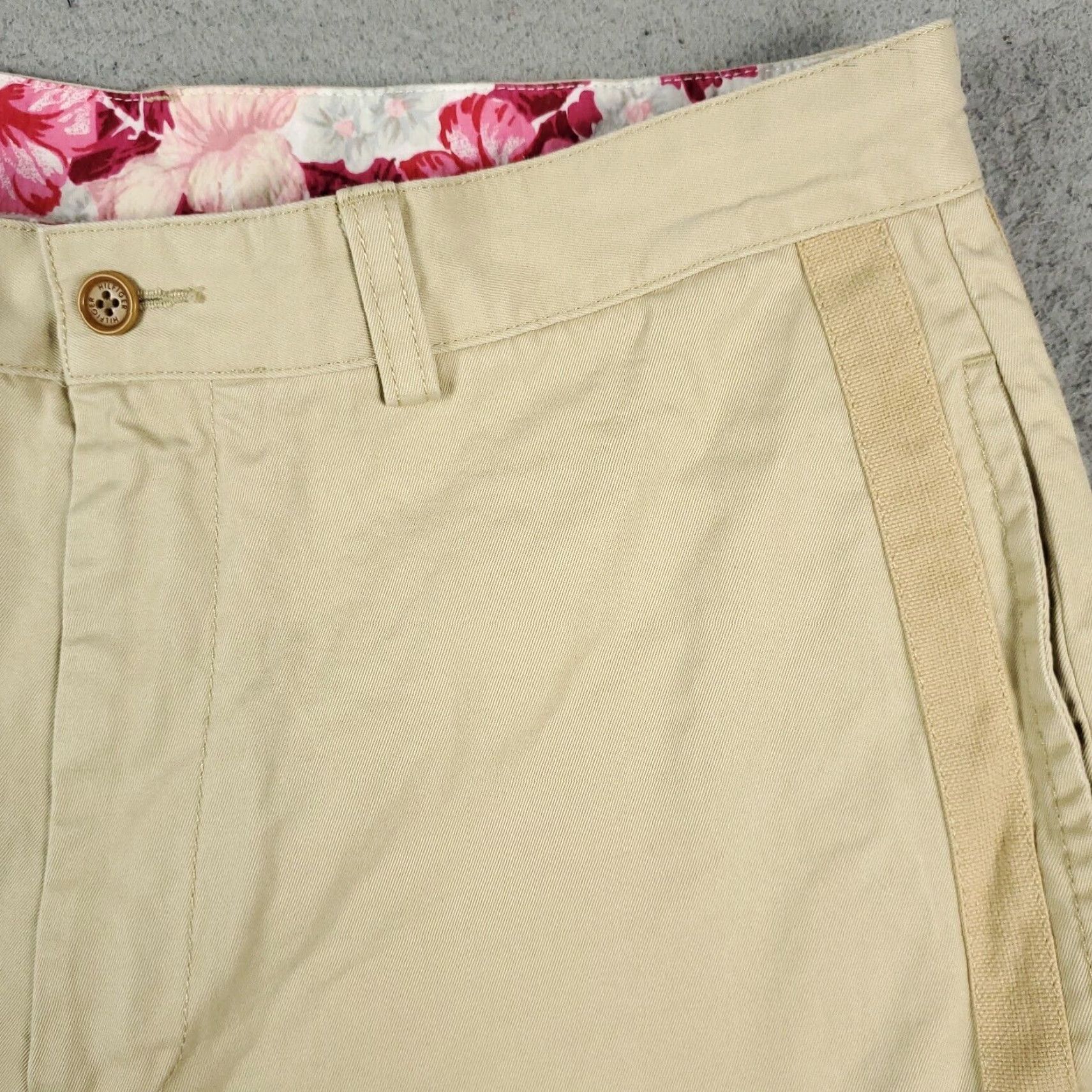 Tommy Hilfiger VINTAGE Tommy Hilfiger Shorts Women's Size 32 Beige Casual Chino Flat Front Size 32" / US 10 / IT 46 - 3 Thumbnail
