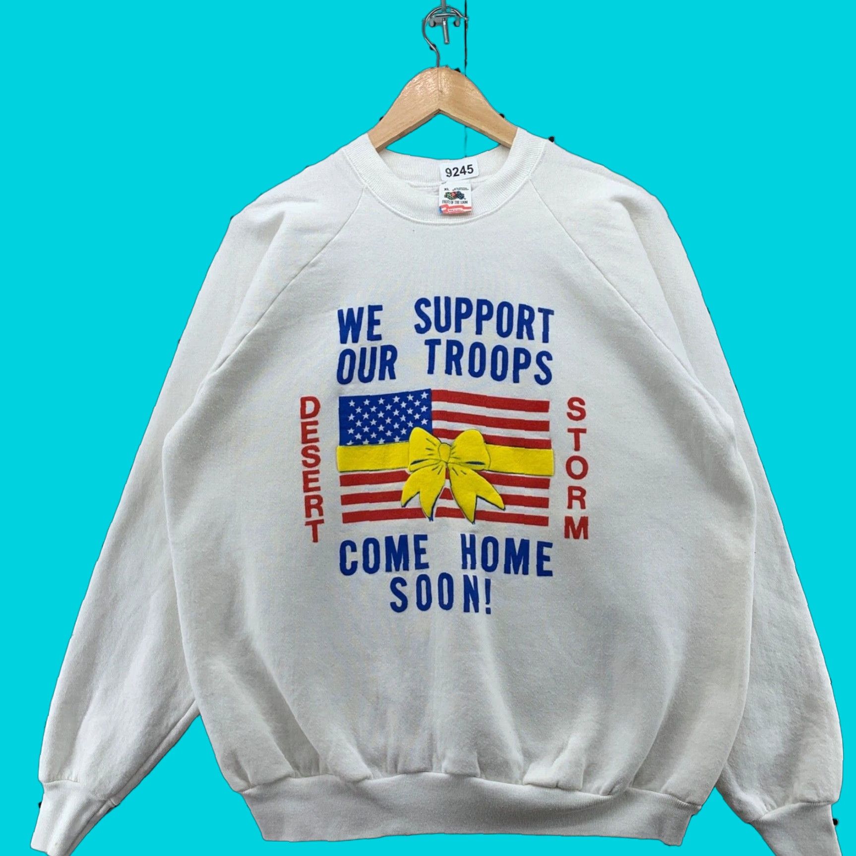 Fruit Of The Loom VINTAGE 1980s Desert Storm Crewneck Sweatshirt Men Large White USA Flag Logo 90s American Army Military Size US L / EU 52-54 / 3 - 1 Thumbnail
