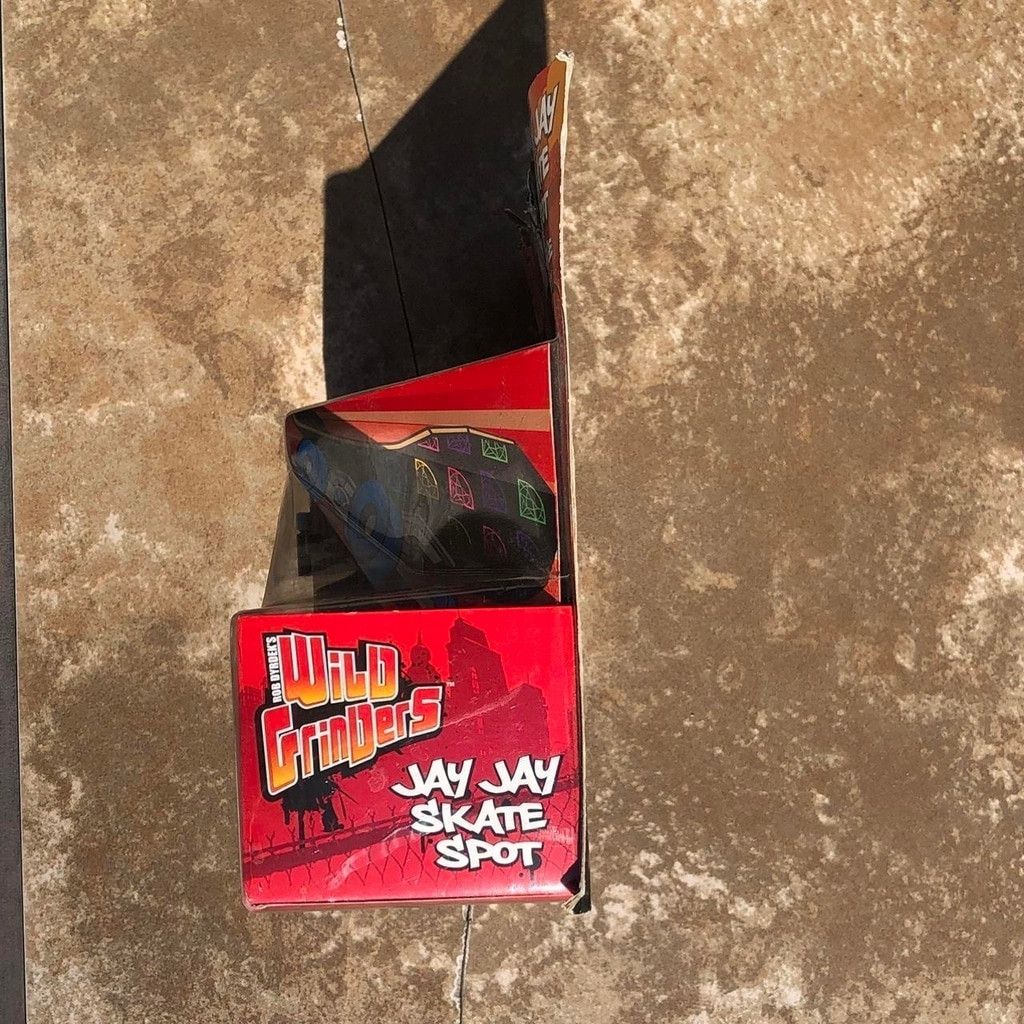 Nickelodeon Vintage Wild Grinders Jay Jay Skate Spot Old Fridge Fun Box Size ONE SIZE - 3 Thumbnail