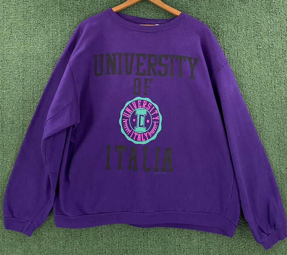 Vintage Vintage 90’s University of Italy Sweatshirt Women’s Size XL Size XL / US 12-14 / IT 48-50 - 1 Thumbnail