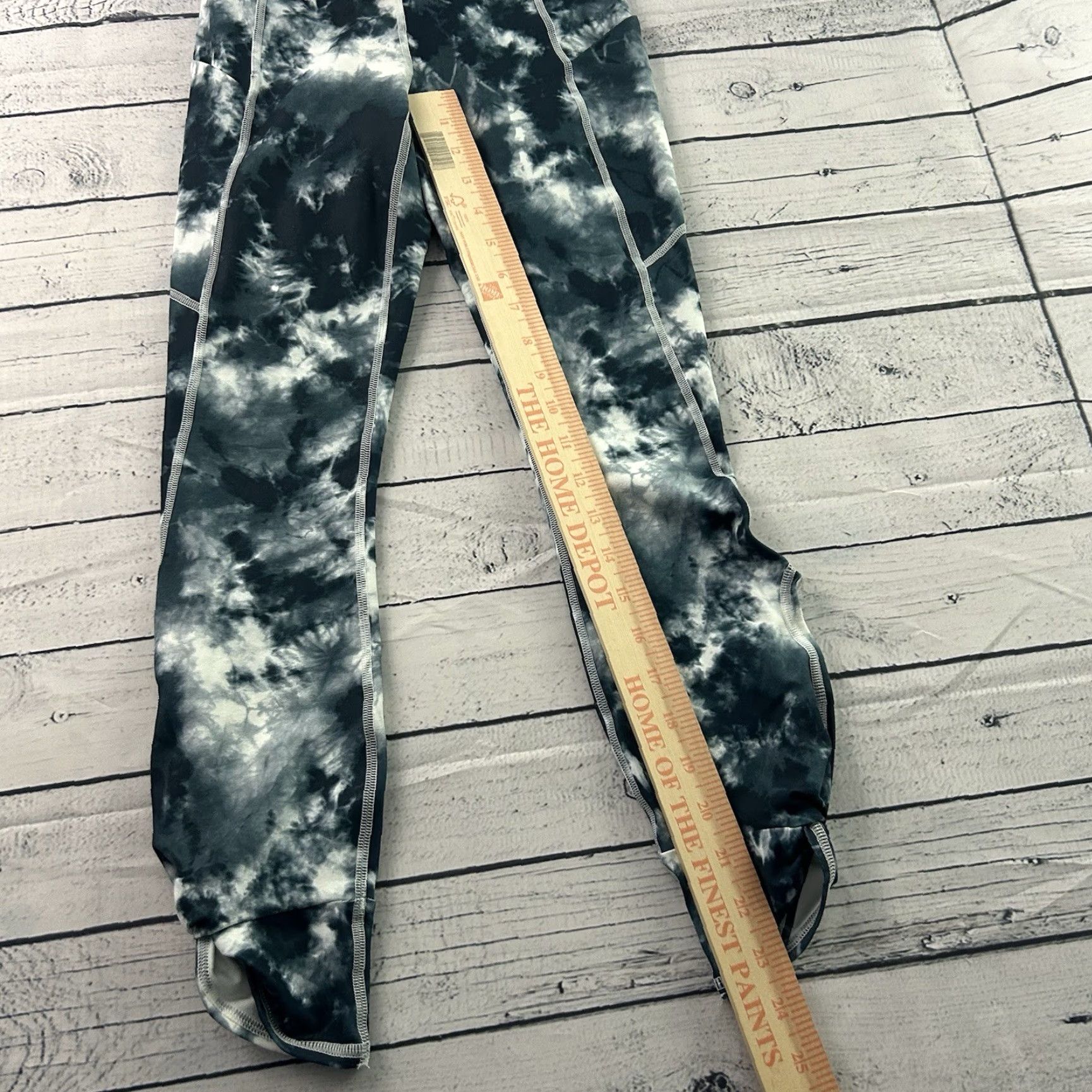 Fabletics Fabletics Oasis High Waisted Twist Leggings Women's XXS Gray White Nike? Size 24" / US 00 / IT 34 - 2 Thumbnail