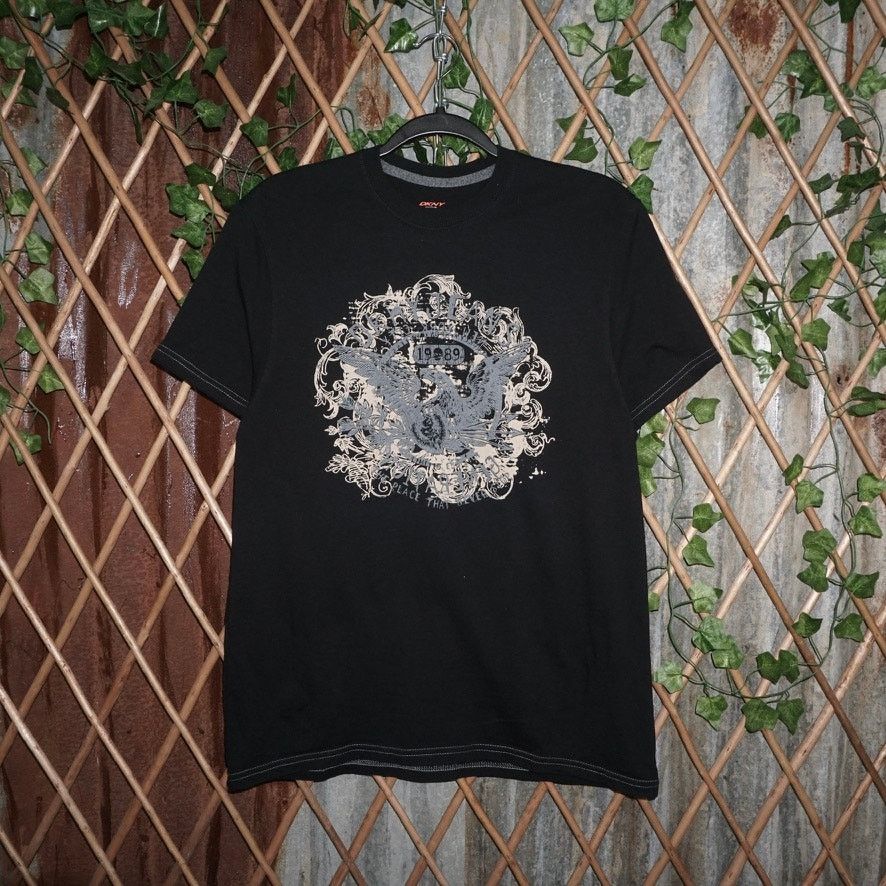 Medium - Vintage Y2K DKNY grunge tribal 2000s goth t-shirt