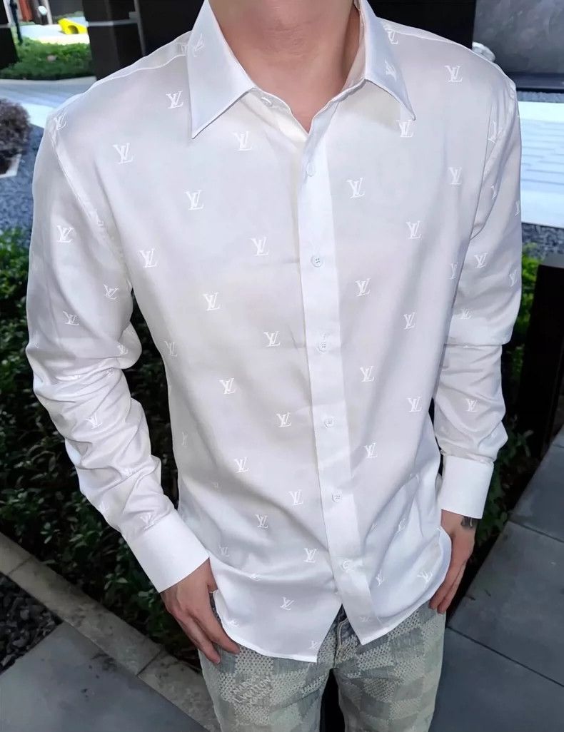 Louis Vuitton Louis Vuitton Full Lapel and Button Logo shirt 2504-Nextarr Size US XS / EU 42 / 0 - 8 Thumbnail