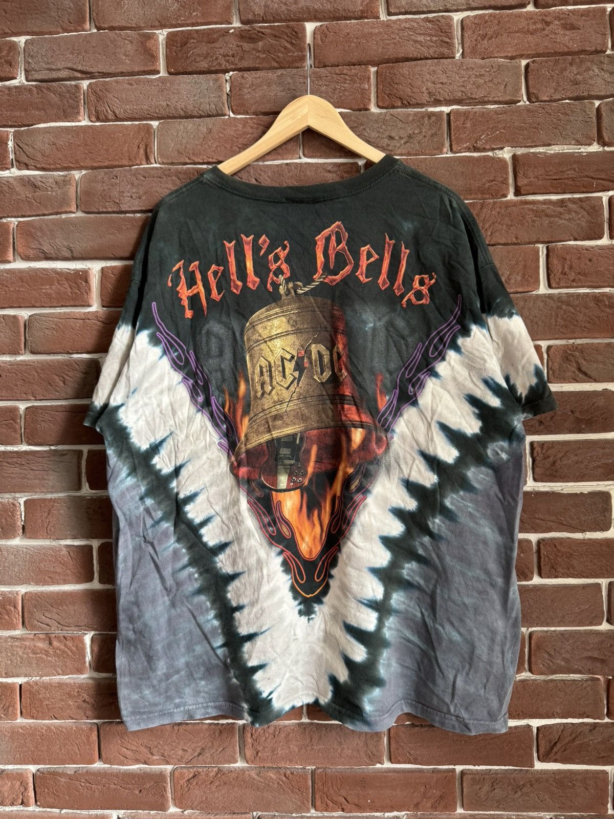 Band Tees 00s AC DC Hells Bells Vintage Metal Rock Tour Band Tee Black Size US XL / EU 56 / 4 - 2 Thumbnail