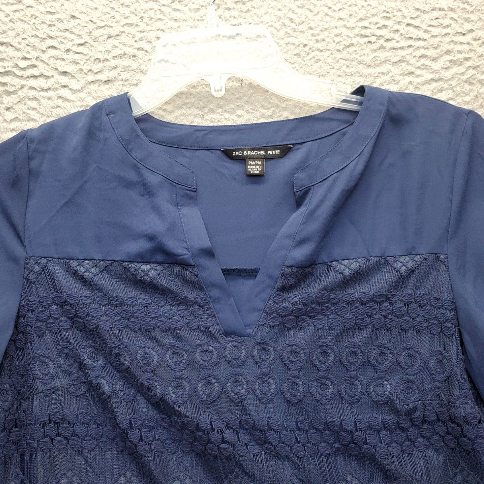 Vintage Zac & Rachel Blouse Top Women Size M Navy Lace Overlay Lined Split V Neck Slit Size M / US 6-8 / IT 42-44 - 3 Thumbnail