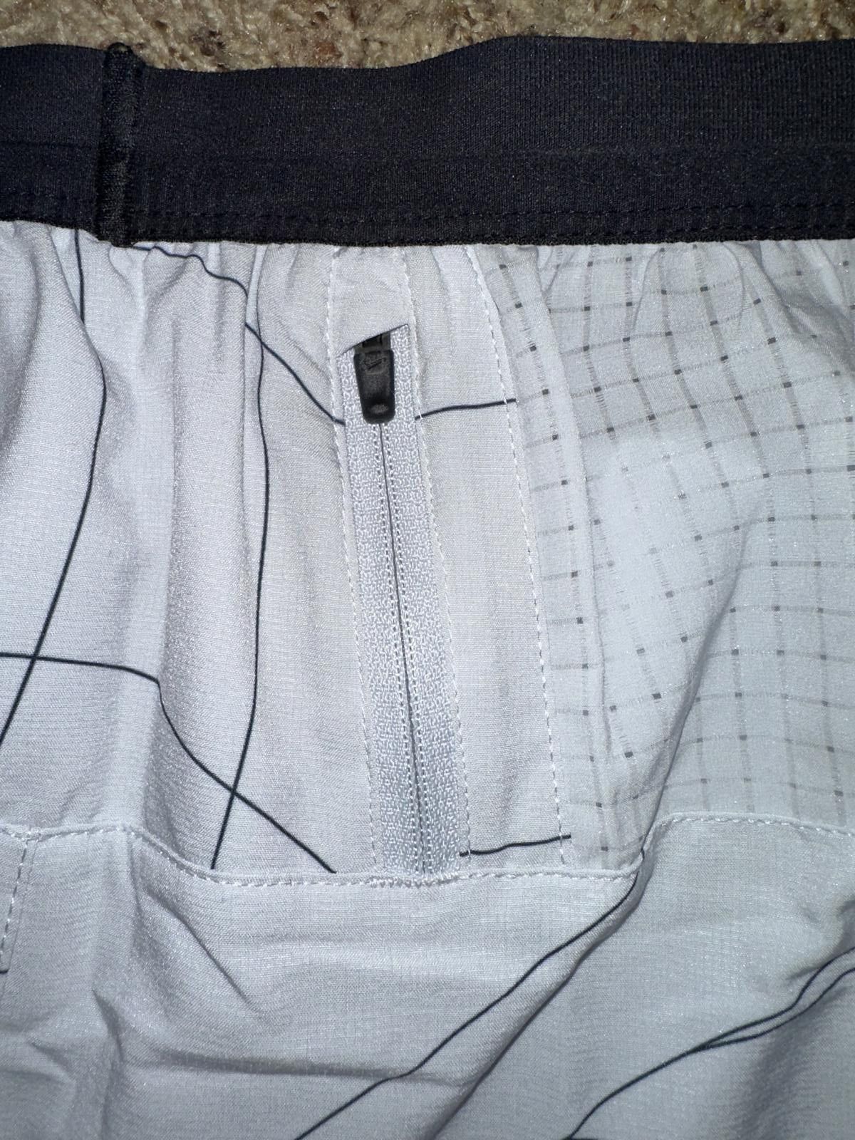Nike Nike Chicago Marathon Dri-FIT Flex Phenom Running Pants Size US 32 / EU 48 - 6 Thumbnail