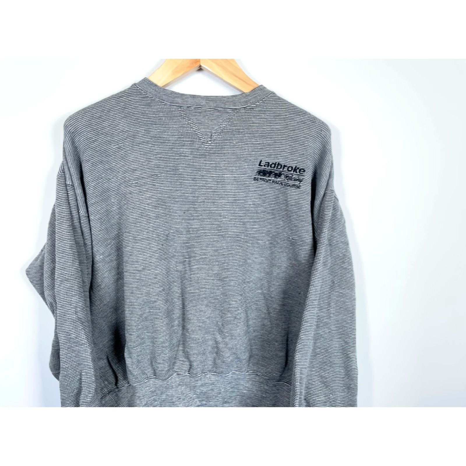 Lee VINTAGE Lee Sweatshirt Main Selling Point Detroit Ladbroke Horse Racing Embroidered Gra y Crewneck 90s Mens Medium Gray Cotton Blend Polyester fleece Size US M / EU 48-50 / 2 - 4 Thumbnail