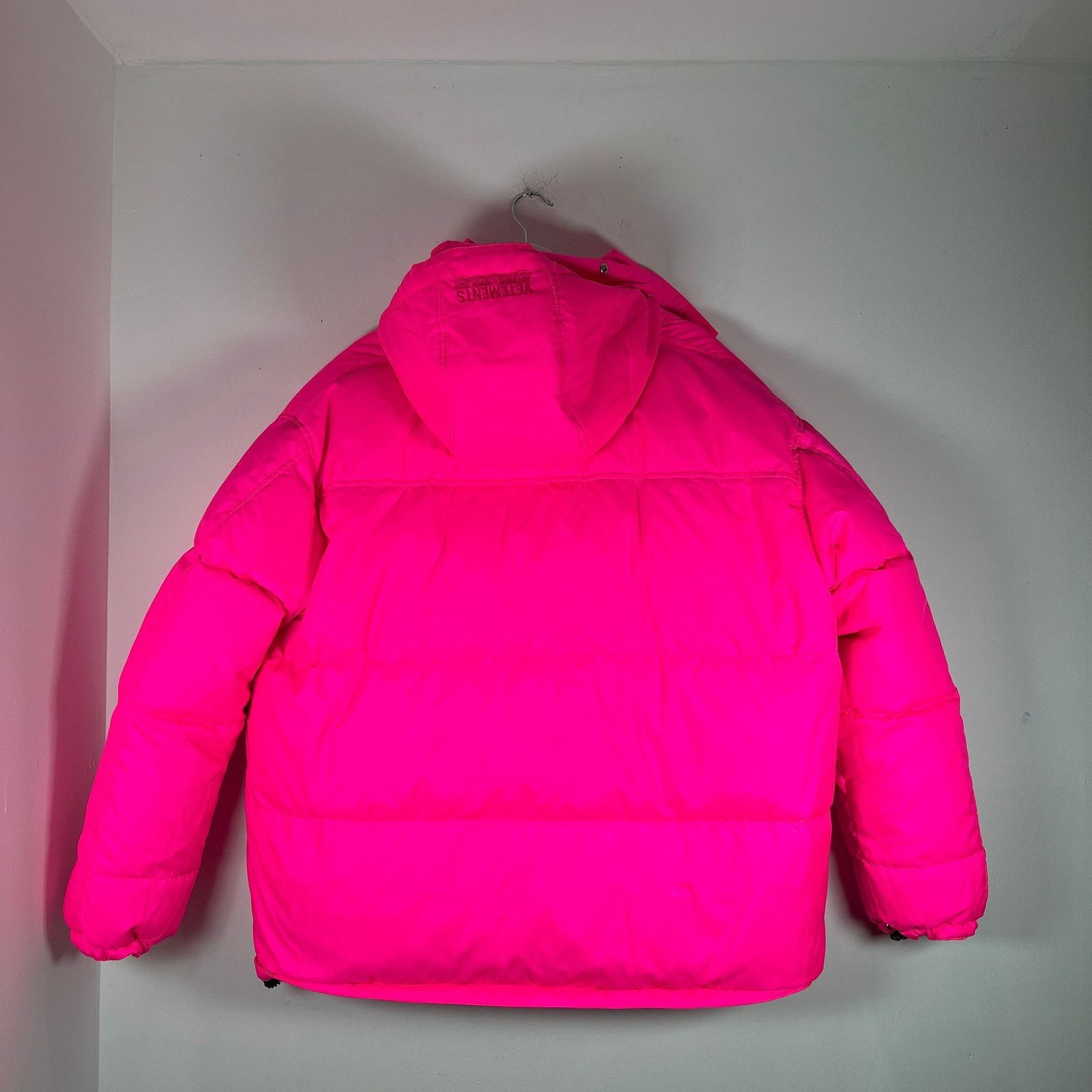 Vetements Vetements Techncial Hot Pink Puffer Size L Size US L / EU 52-54 / 3 - 4 Thumbnail
