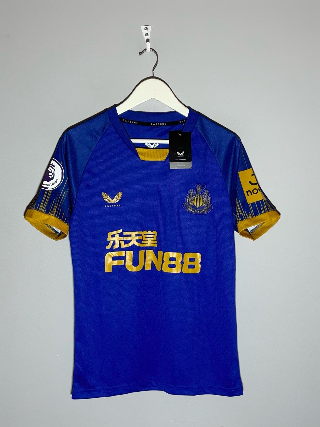 Castore NWT Newcastle United Castore 2022/23 Away Football Shirt Size US S / EU 44-46 / 1 - 1 Thumbnail