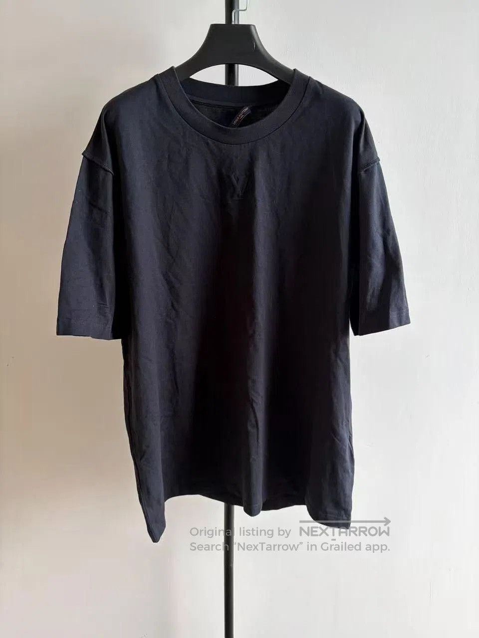 Louis Vuitton Louis Vuitton Solid Logo Round Neck T-shirt. Size US XL / EU 56 / 4 - 1 Thumbnail