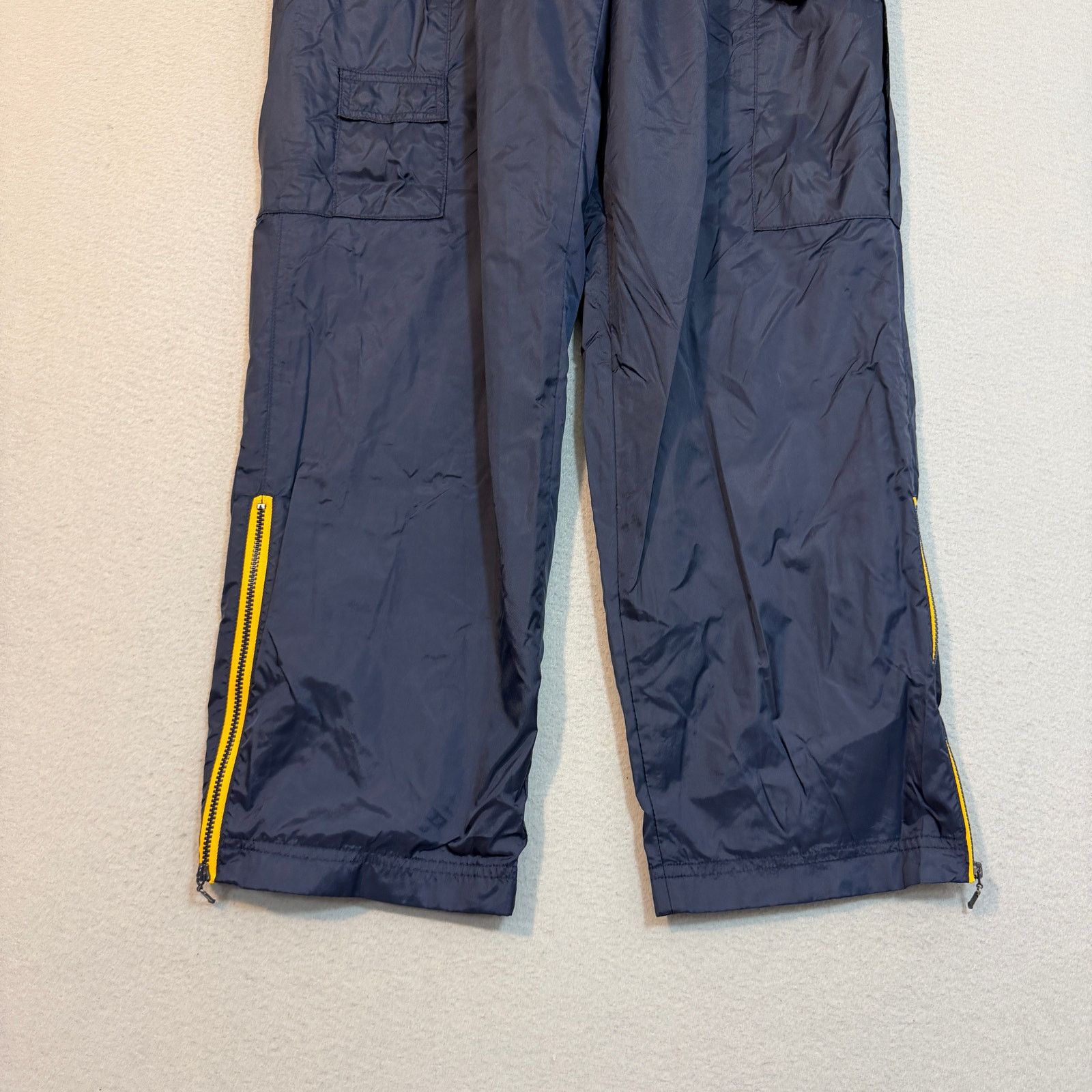 Reebok Vintage Reebok Windbreaker Track pants Men's Large 90s Size US 30 / EU 46 - 2 Thumbnail