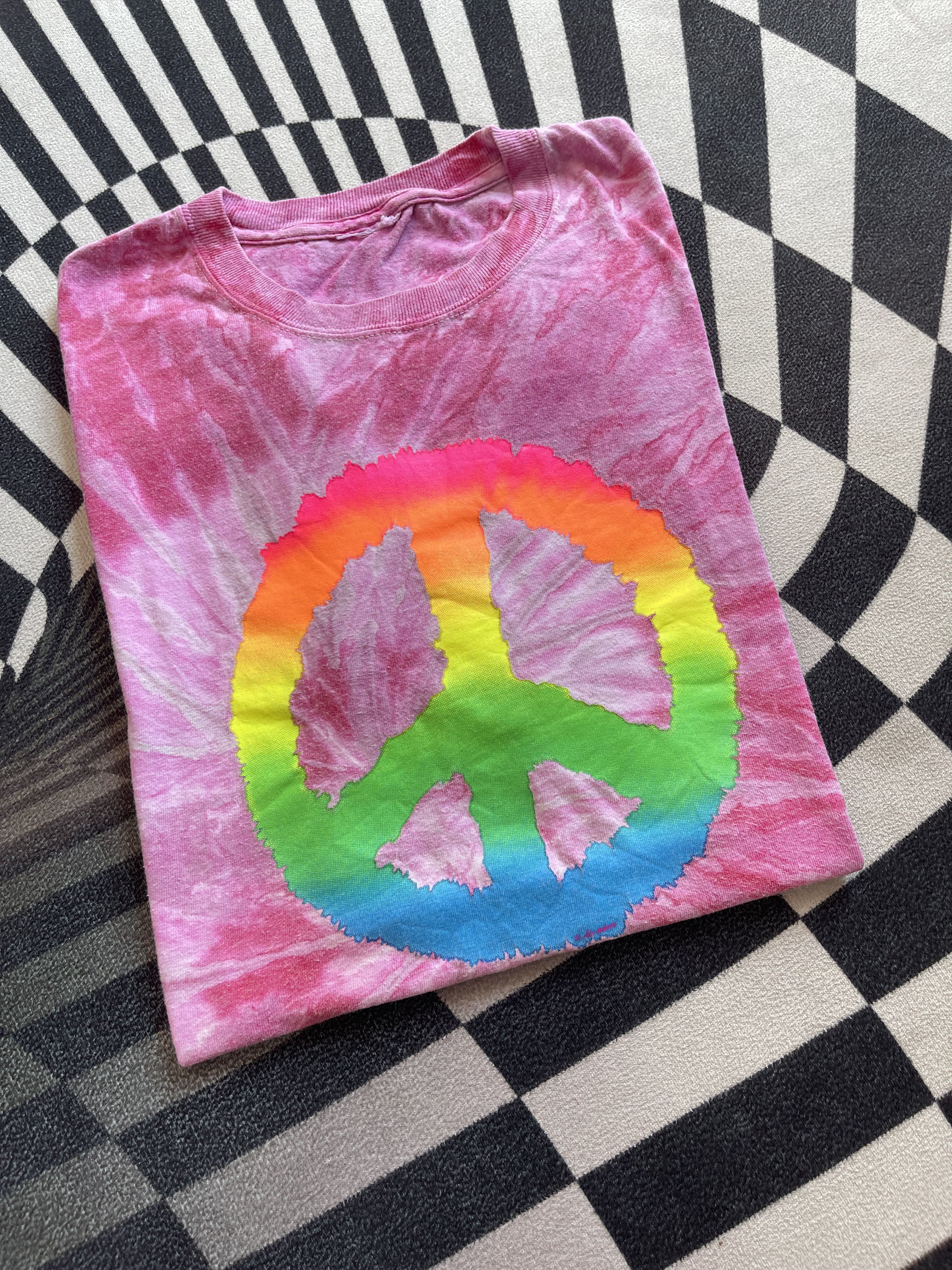 Vintage Vintage 90s Pink Tie Dye Peace Sign T-Shirt Rainbow Neon Size US L / EU 52-54 / 3 - 1 Thumbnail