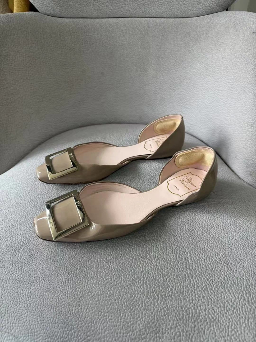 Roger Vivier Roger Vivier Elephant Gray Patent Buckle Flats 37 Size US 6 / IT 36 - 1 Thumbnail
