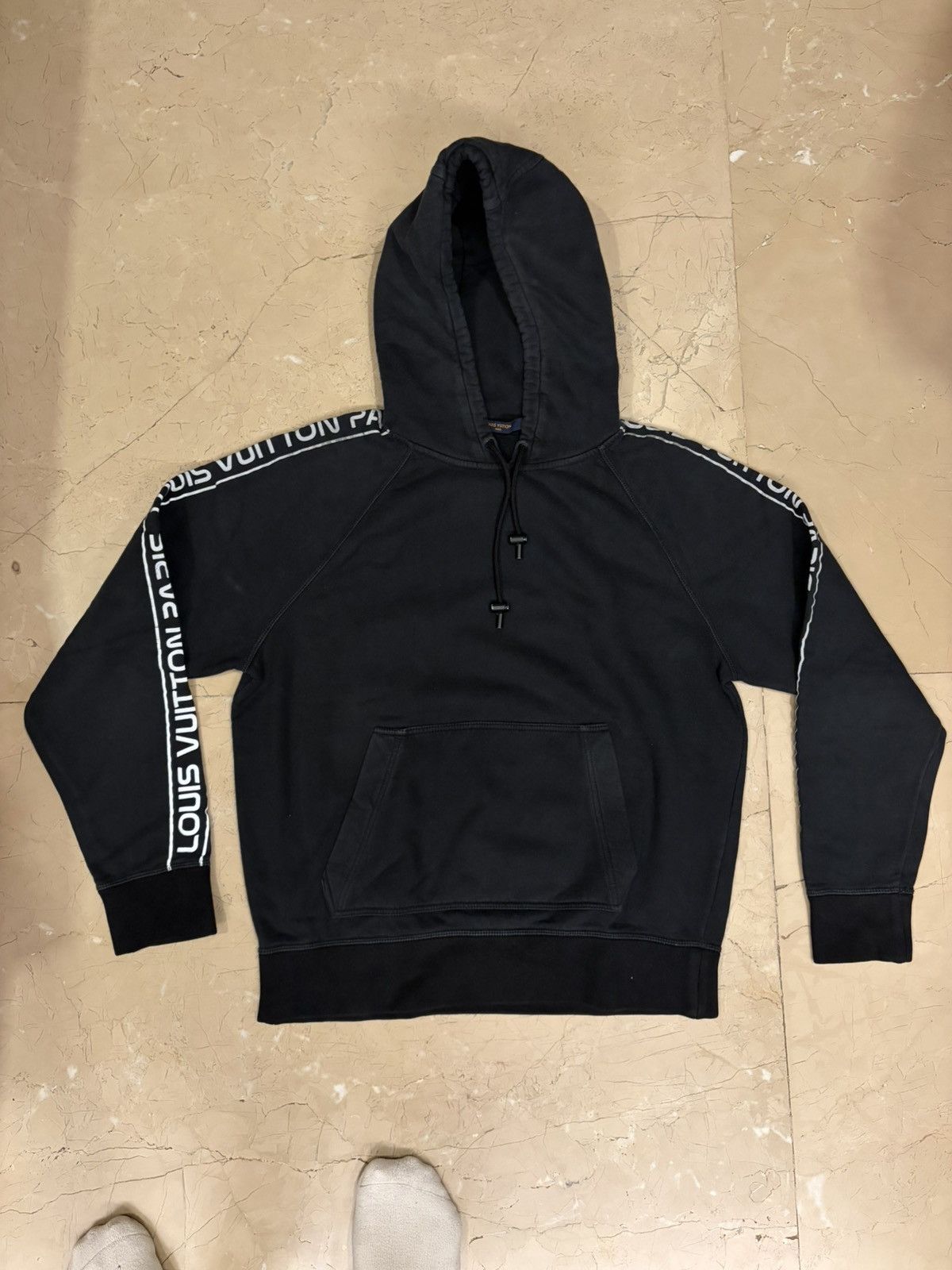 Louis Vuitton Louis vuitton reflective logo hoodie Size US S / EU 44-46 / 1 - 1 Thumbnail