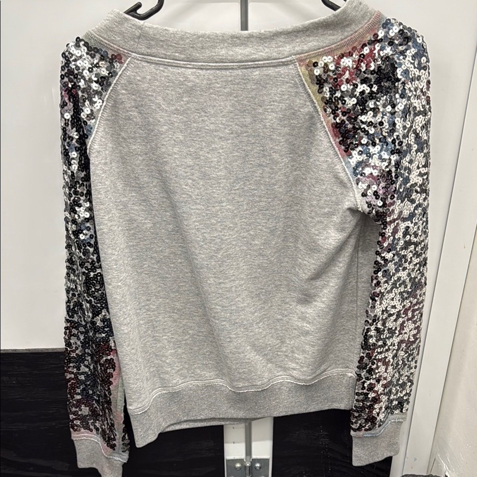 Other NWT Trust Gray Sequin Sleeve Women's Sweatshirt Size S Size S / US 4 / IT 40 - 8 Thumbnail