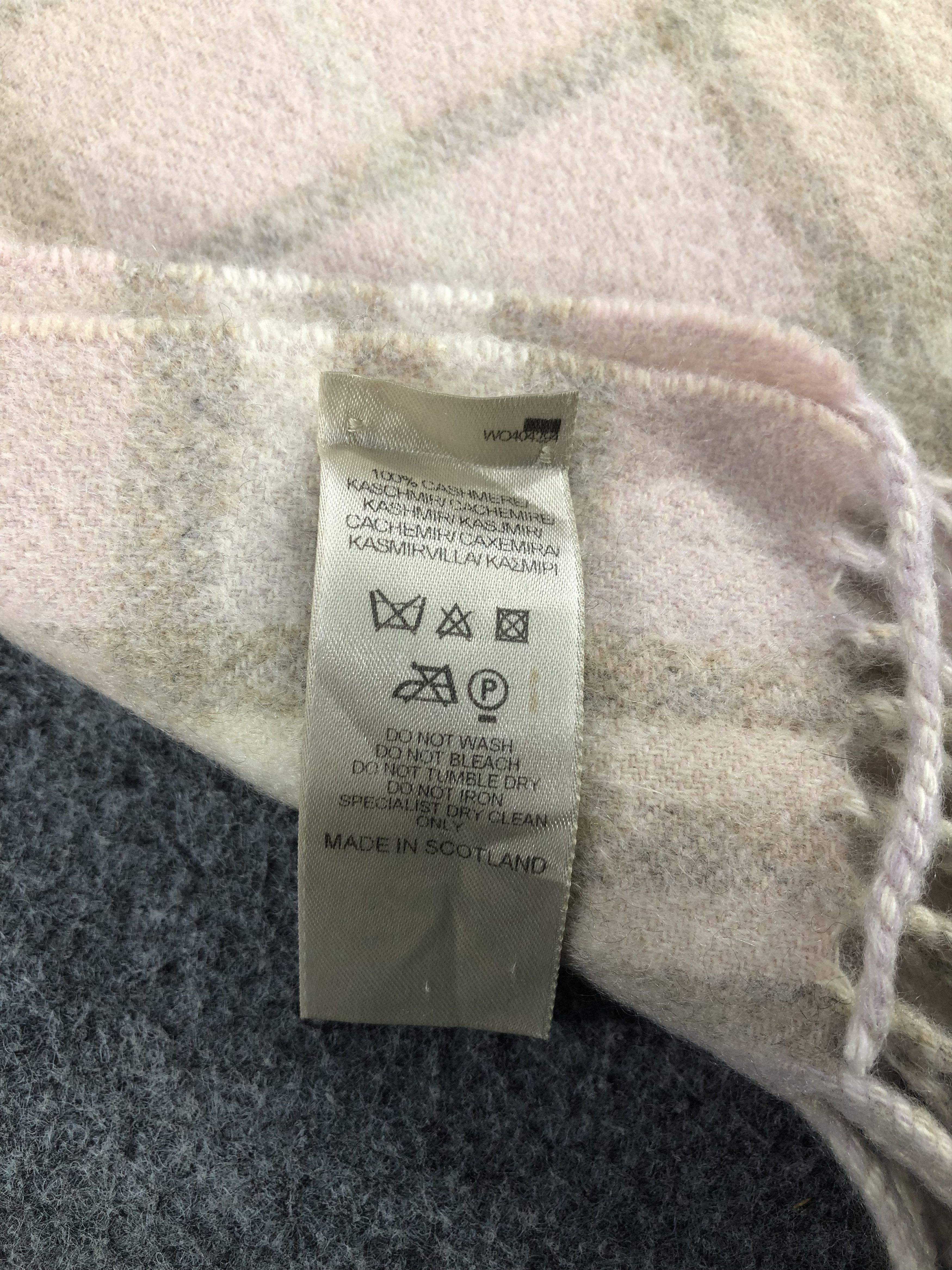 Burberry Burberry Cashmere Scarf / Muffler / Neckwear Size ONE SIZE - 5 Thumbnail