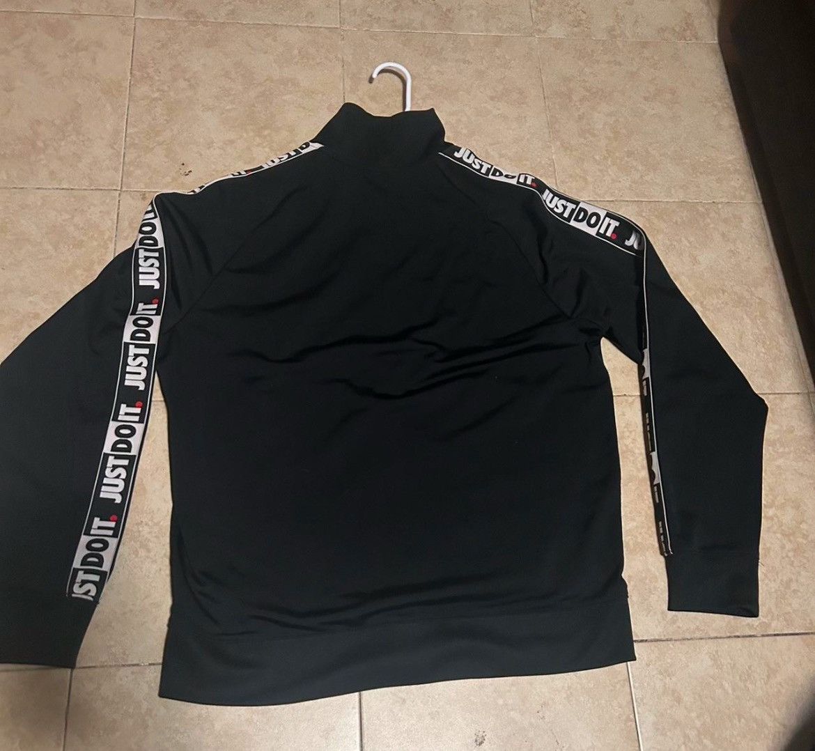 Nike Black and white Nike track sweater Size US L / EU 52-54 / 3 - 2 Thumbnail