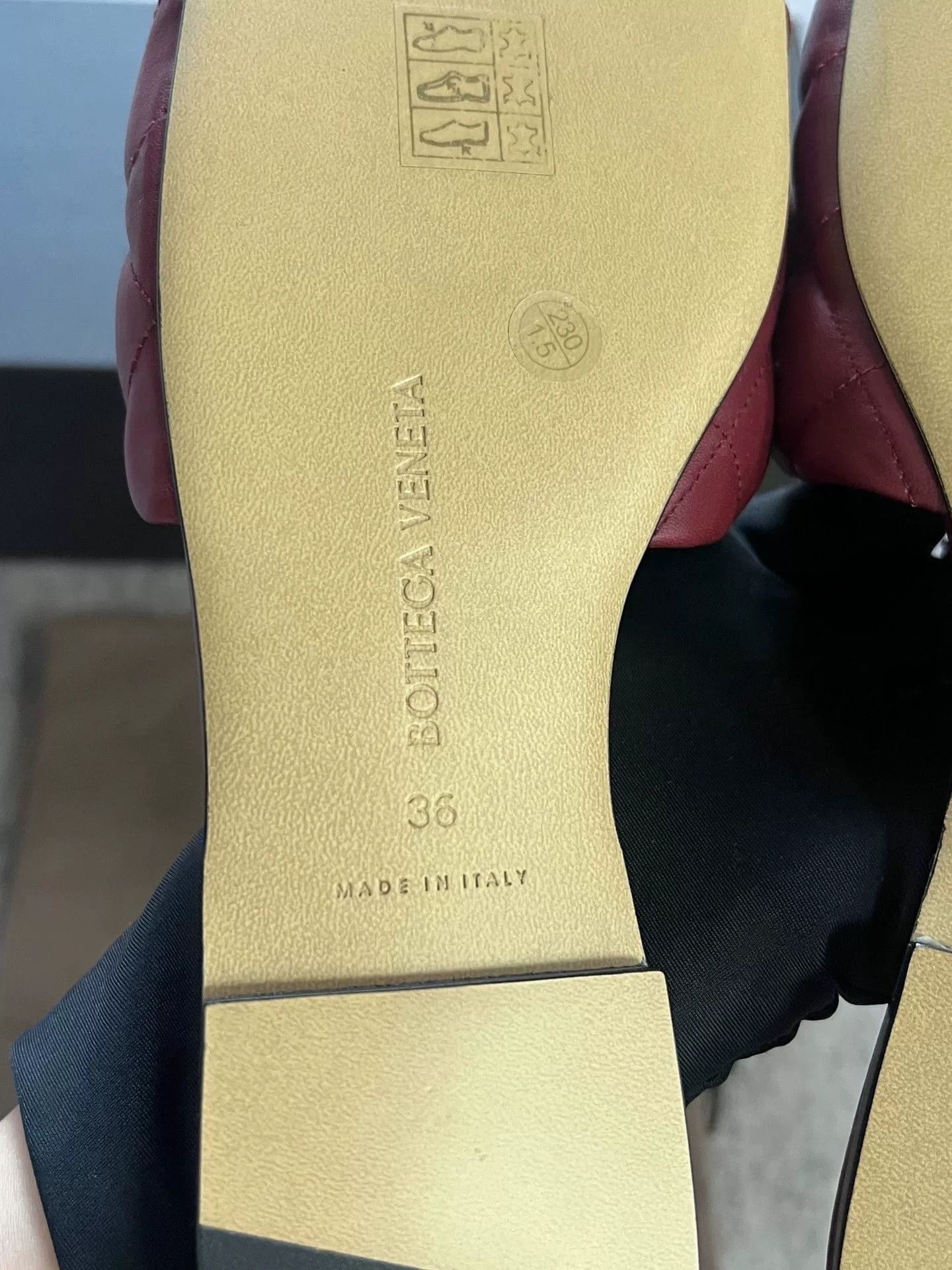 Bottega Veneta Bottega Veneta Burdy Intrecciato Slides Size US 7 / EU 40 - 6 Thumbnail