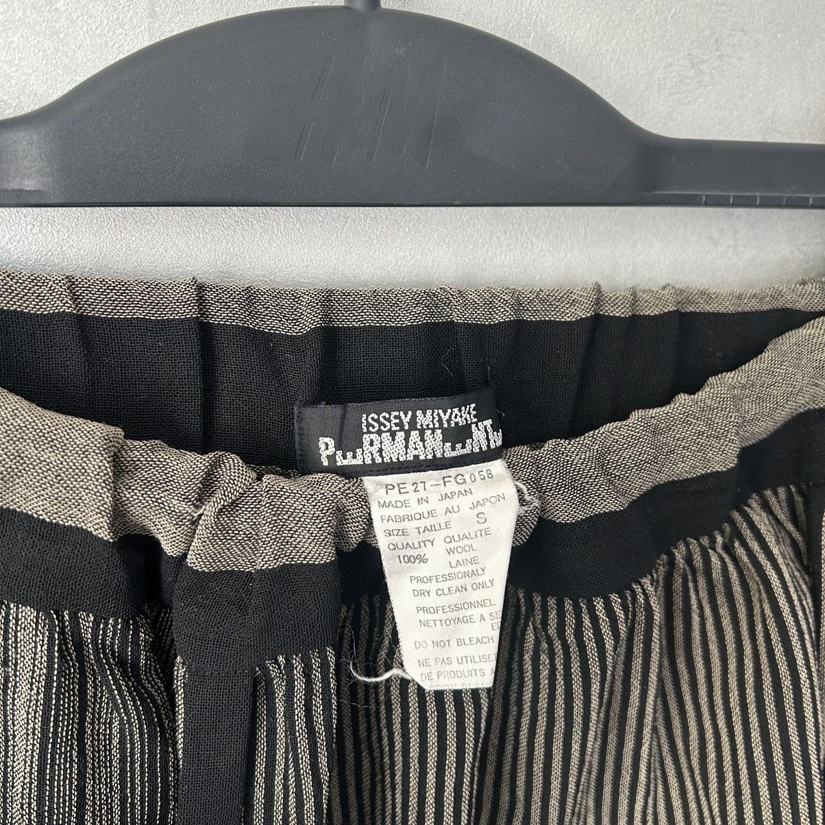 Issey Miyake Archive 1980’s Issey Miyake Permanente Striped Wool Skirt Size 25" / US 0 / IT 36 - 11 Thumbnail