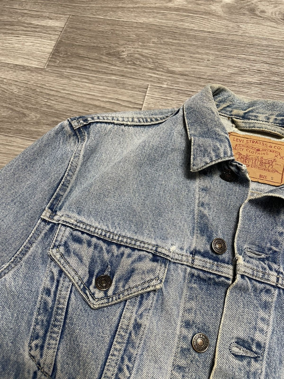 Levi's Vintage Clothing Vintage 92s Levis Blue Distressed Denim Jacket Made In Italy Size US S / EU 44-46 / 1 - 8 Thumbnail