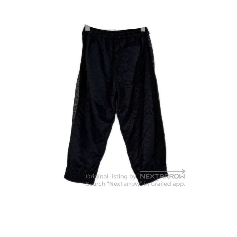 Louis Vuitton Louis Vuitton Black full logo mesh patchwork cropped pants Size US 40 / EU 56 - 2 Thumbnail
