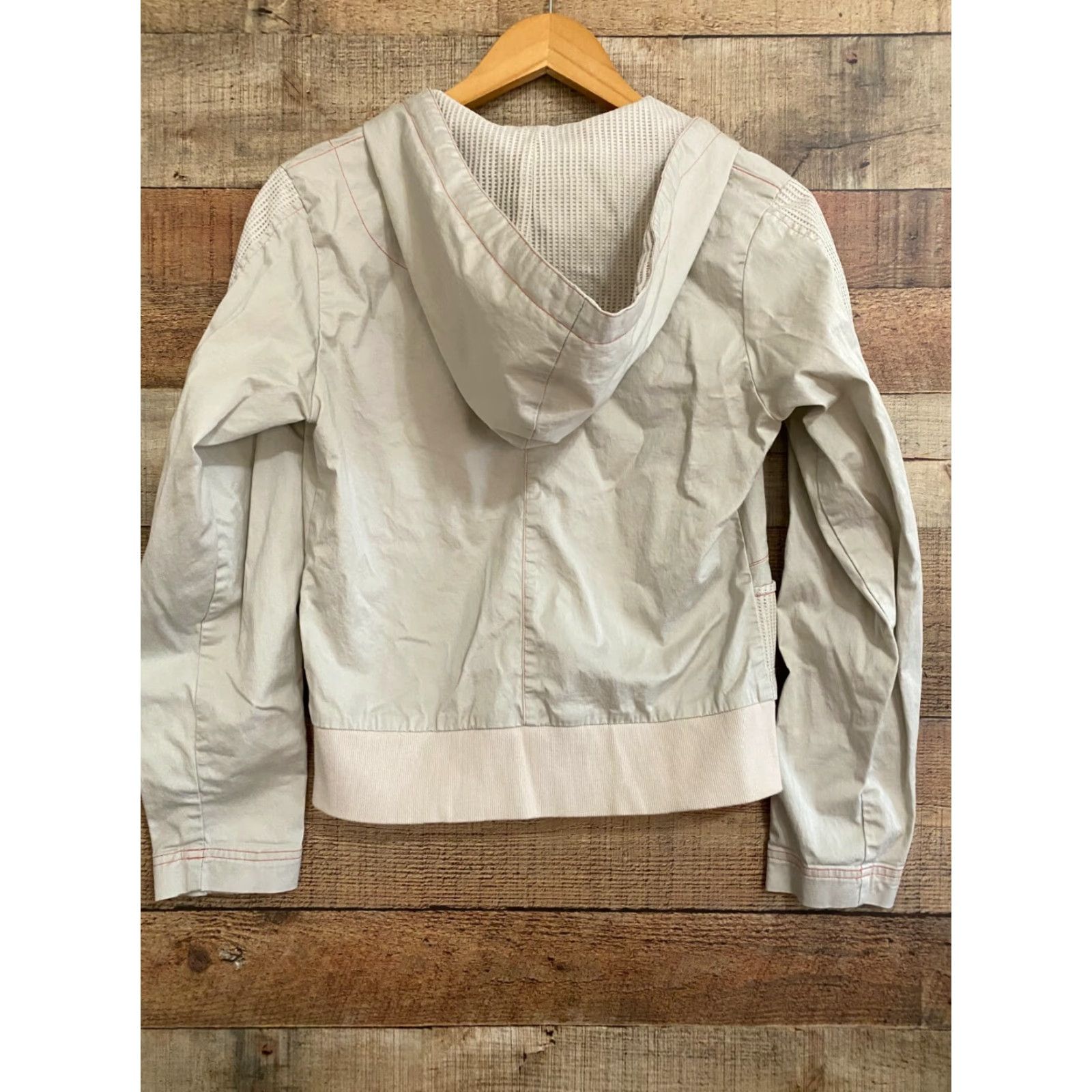 Nike VINTAGE Nike Womens MED Jacket Hooded Fitted CREME Pockets Logo 8-10 M Women's Nike Shirt? Size M / US 6-8 / IT 42-44 - 3 Thumbnail