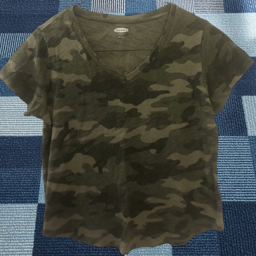Old Navy Old Navy T-Shirt Women Medium Green Camo Short Sleeve Crew Neck Shirt Size M / US 6-8 / IT 42-44 - 1 Thumbnail