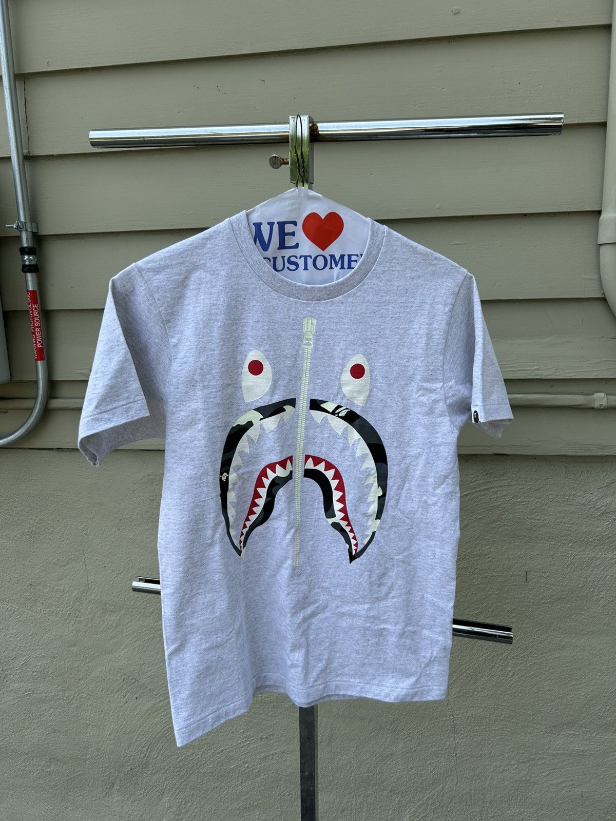 Bape Bape shark mouth tee glow in dark grey Size US S / EU 44-46 / 1 - 1 Thumbnail