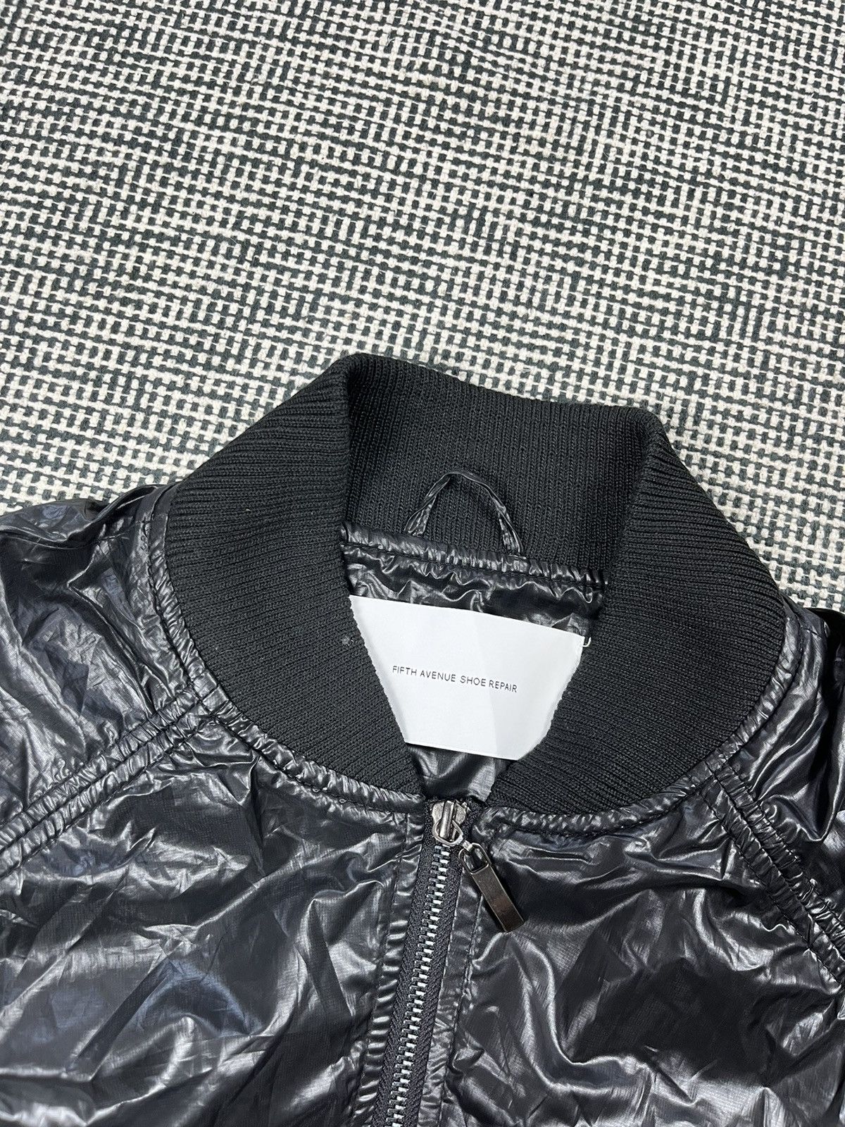 V AVE SHOE REPAIR Fifth avenue shoe repair nylon shiny bomber jacket Size US M / EU 48-50 / 2 - 3 Thumbnail